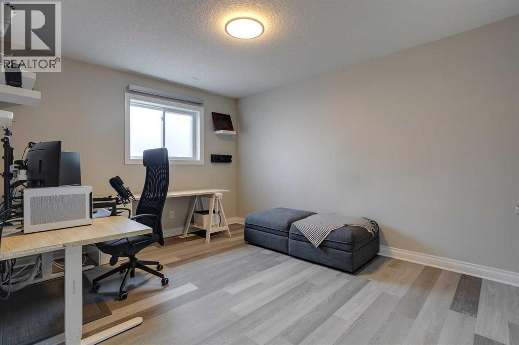 Single Family House for Sale in    Avenue NE Tuxedo Park Calgary 