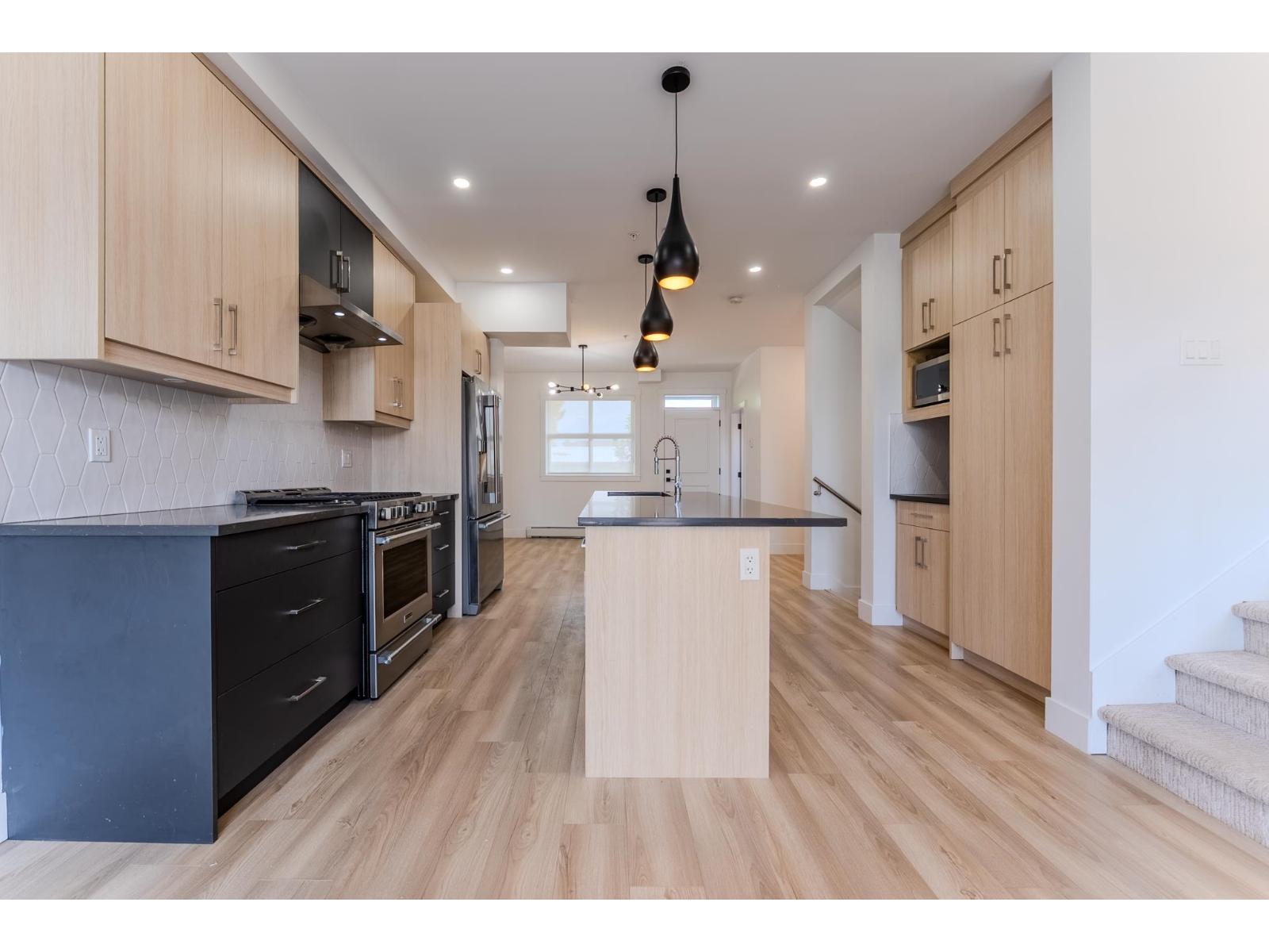 2 46376 YALE ROAD, Chilliwack Proper East, Chilliwack