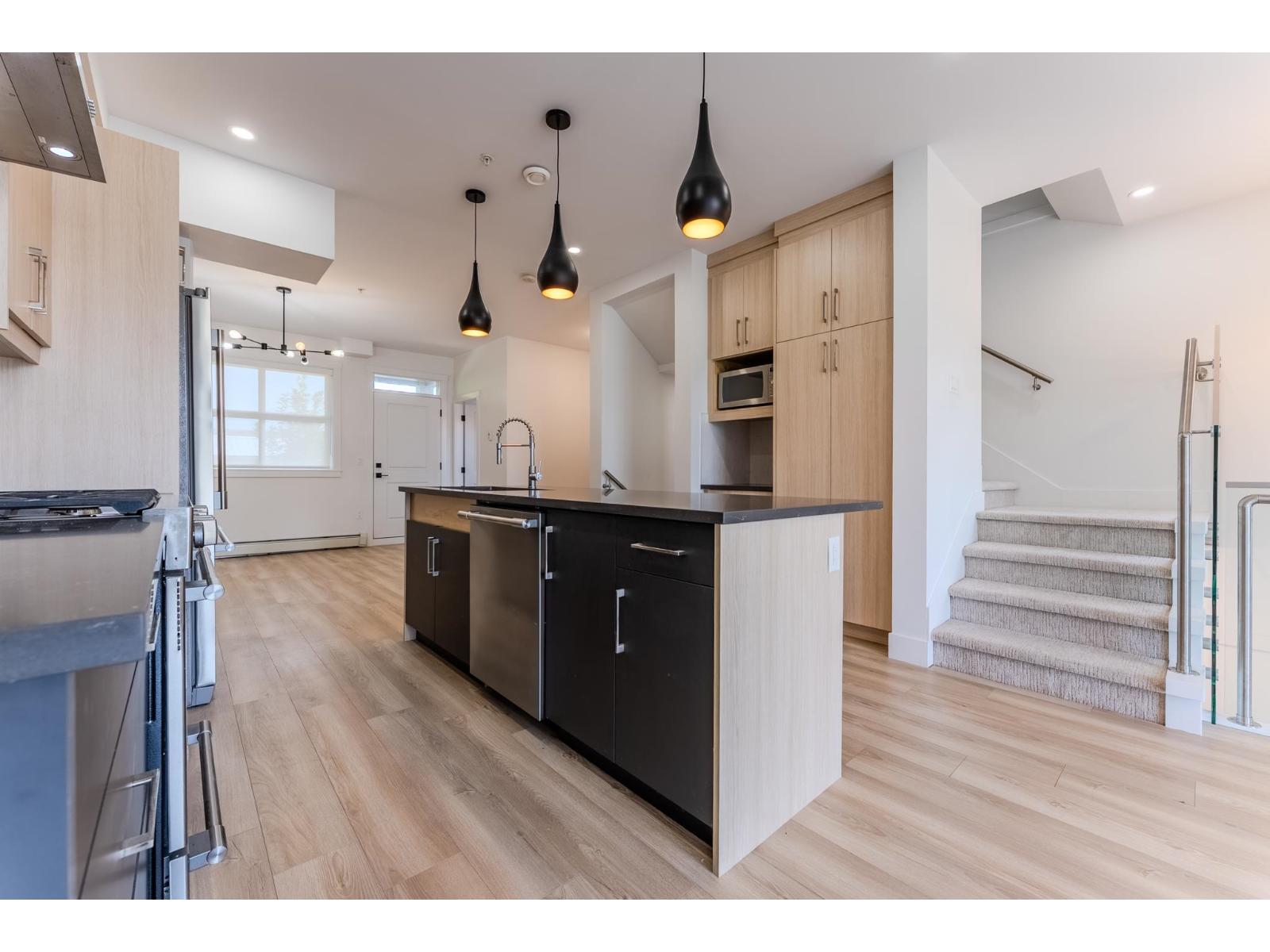 2 46376 YALE ROAD, Chilliwack Proper East, Chilliwack