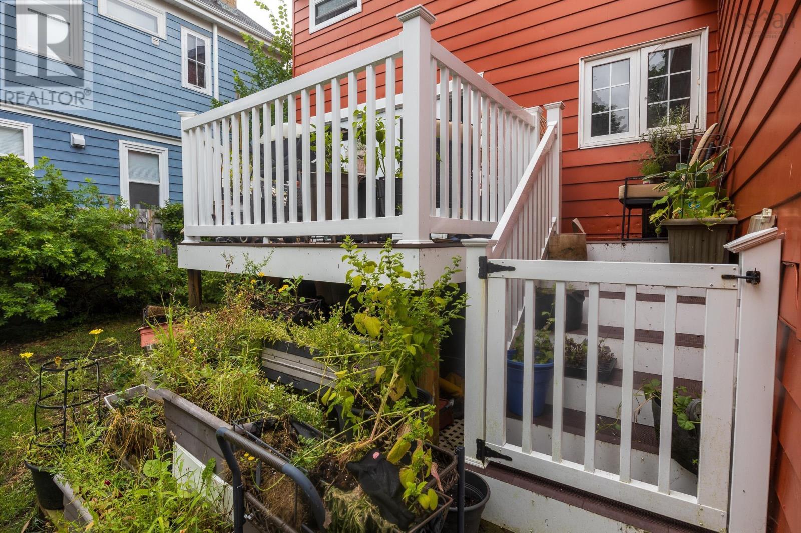 Property 25 of 49 of 79 Whitney Avenue