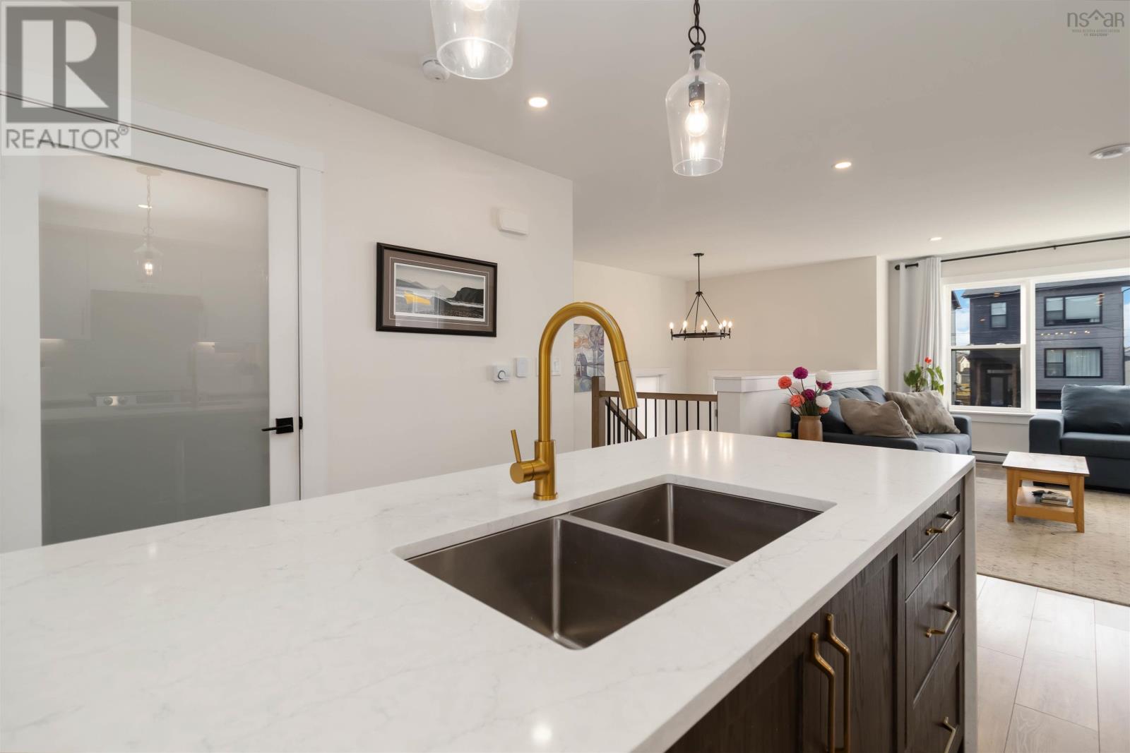 Property 27 of 49 of 5 Sam Crescent