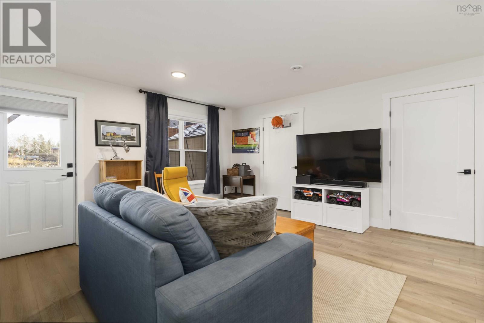 Property 6 of 49 of 5 Sam Crescent