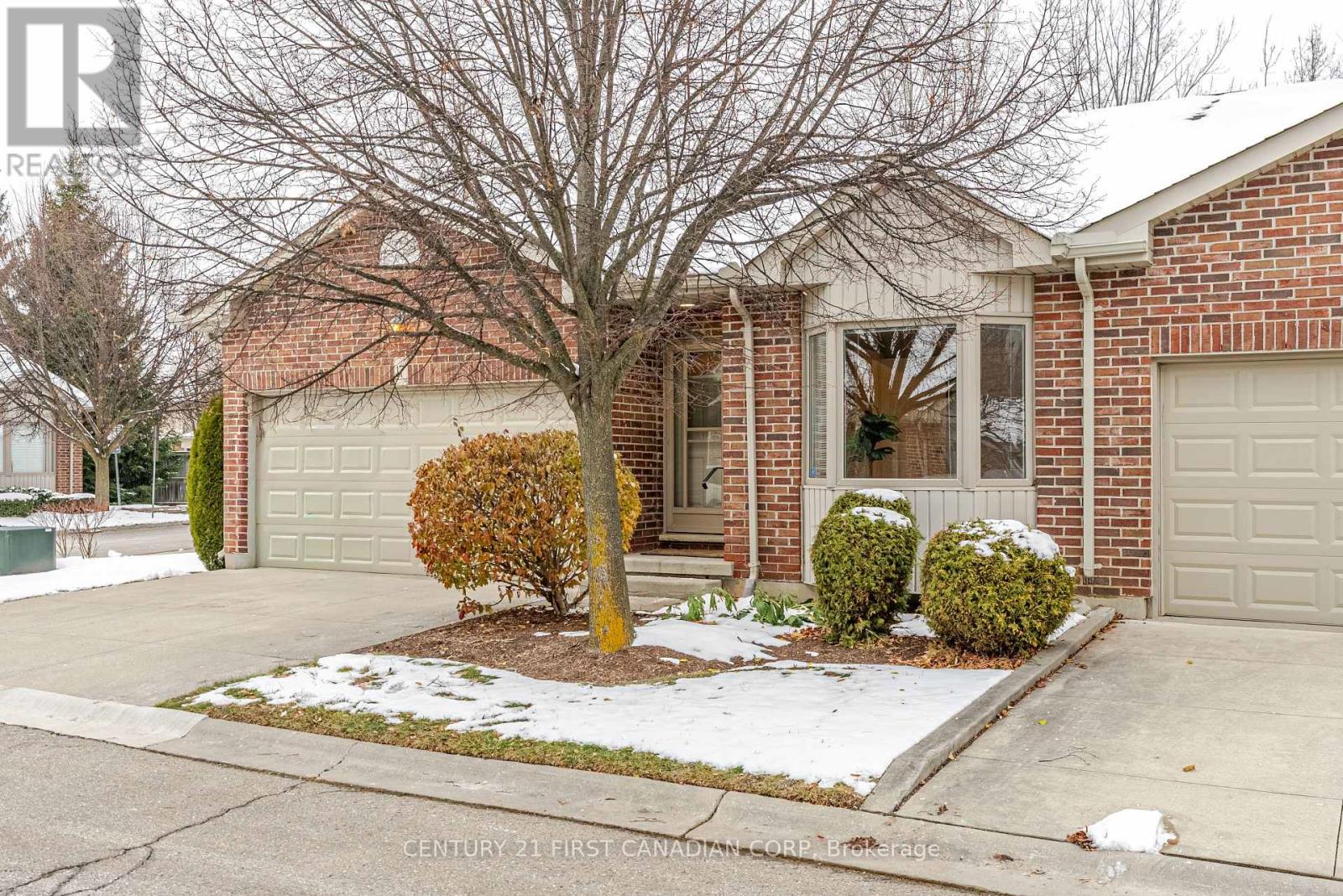 95 Capulet Unit 17 photo 5