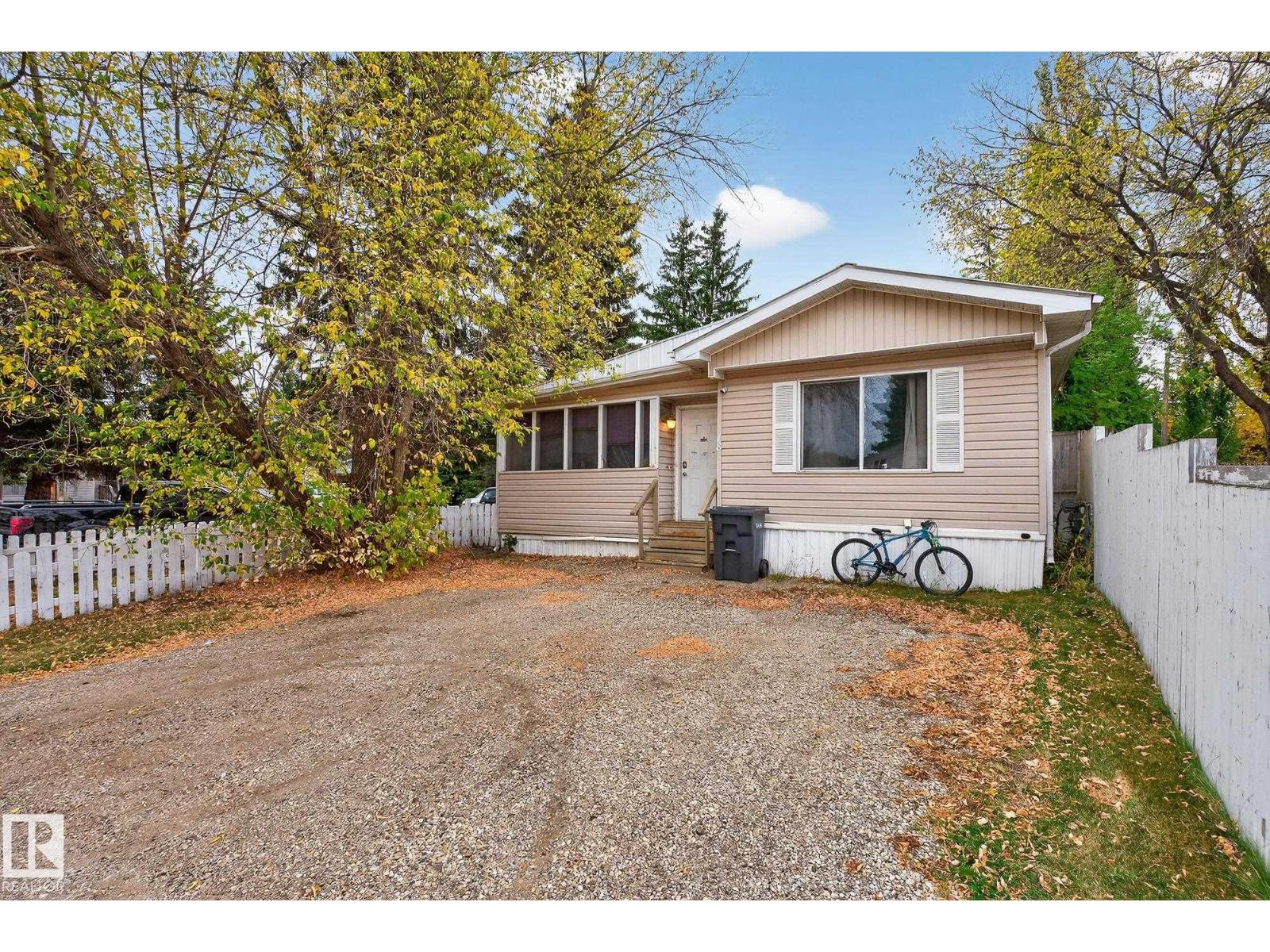 18 305 Calahoo Road, Spruce Grove