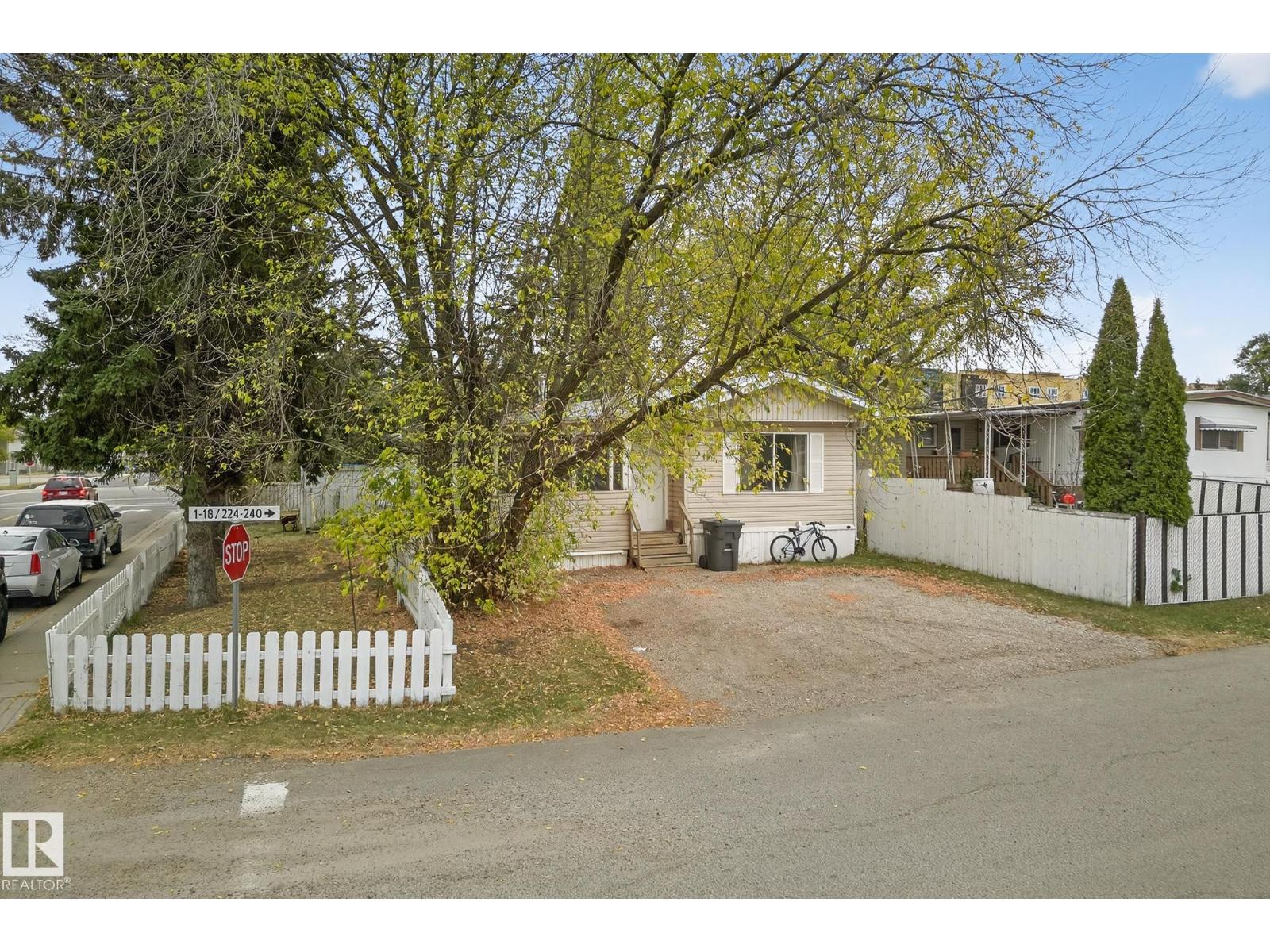 18 305 Calahoo Road, Spruce Grove