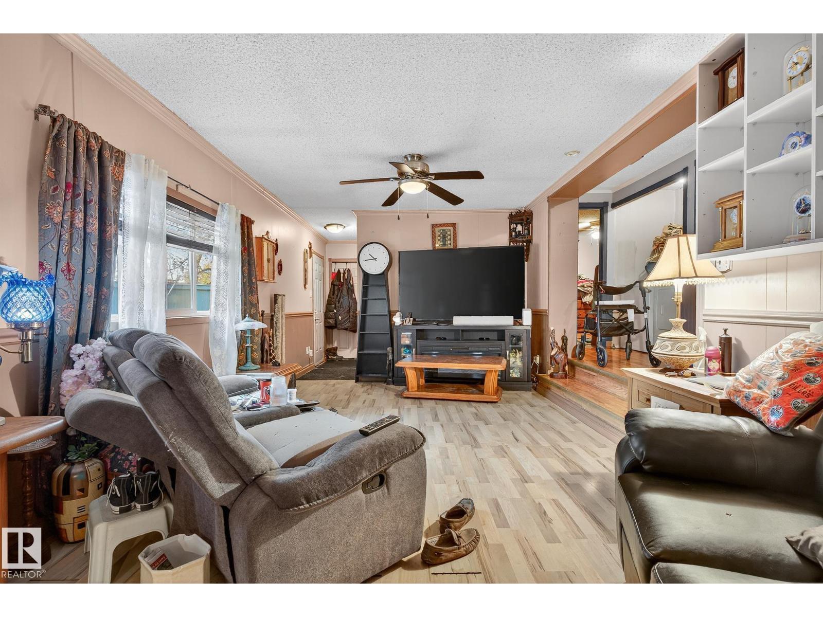 18 305 Calahoo Road, Spruce Grove