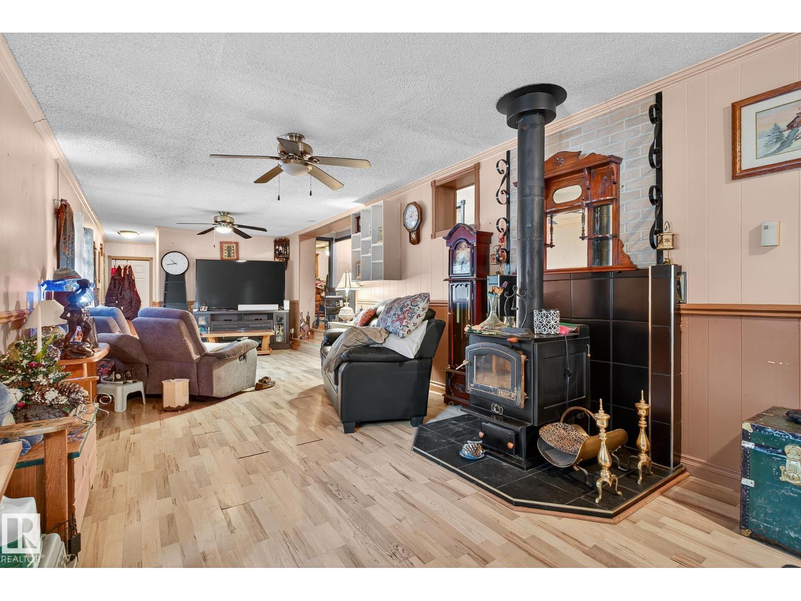 18 305 Calahoo Road, Spruce Grove