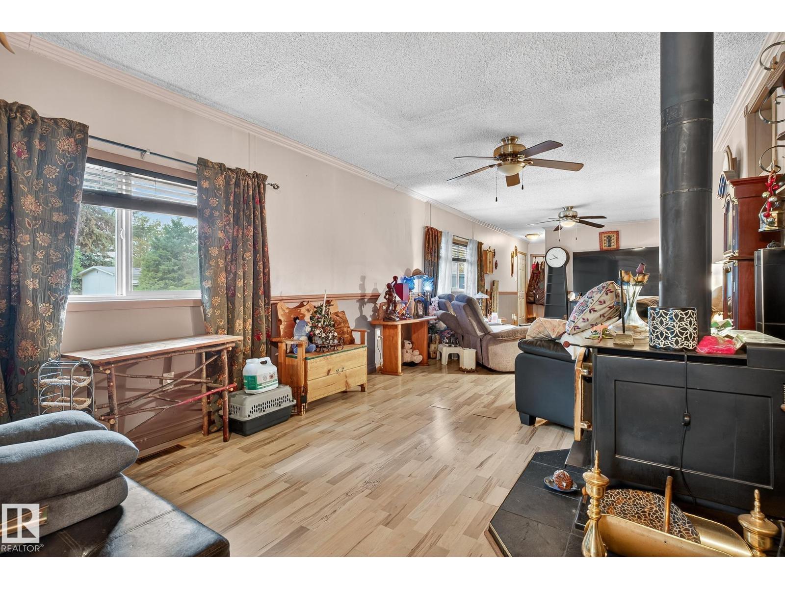 18 305 Calahoo Road, Spruce Grove