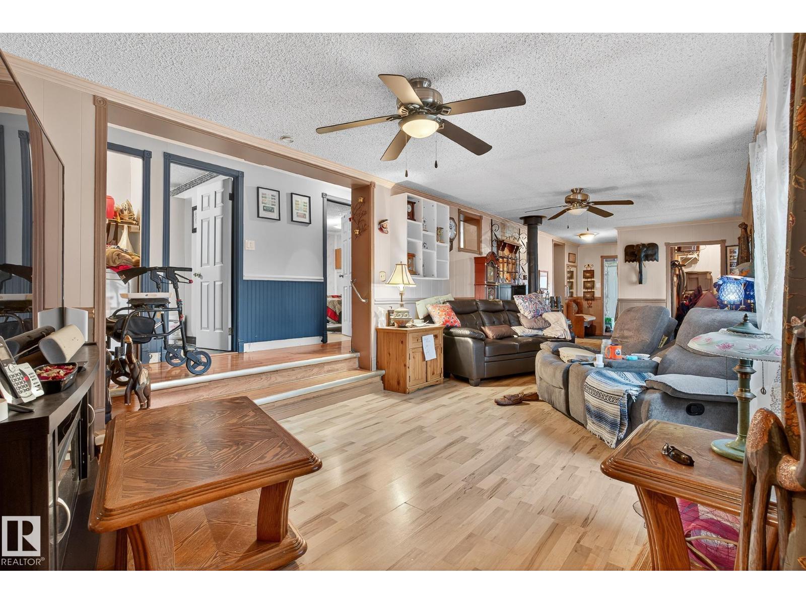 18 305 Calahoo Road, Spruce Grove