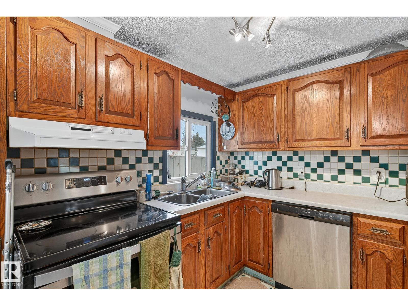 18 305 Calahoo Road, Spruce Grove