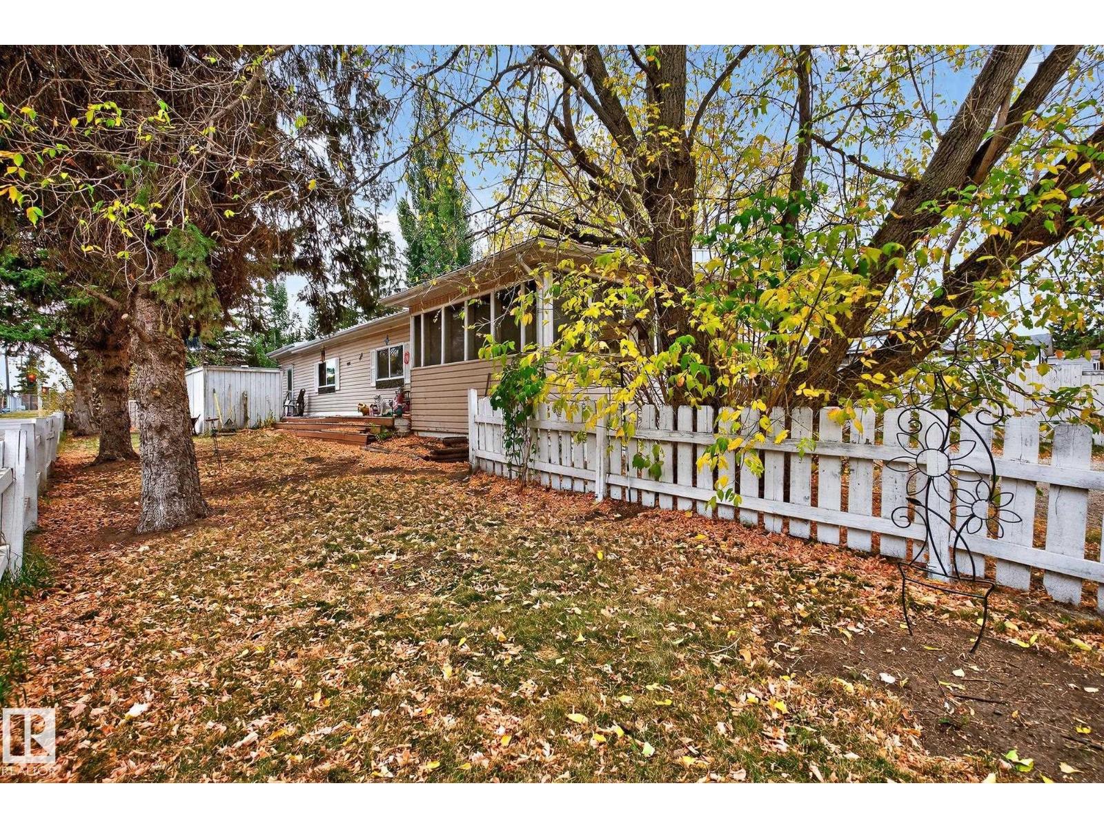 18 305 Calahoo Road, Spruce Grove