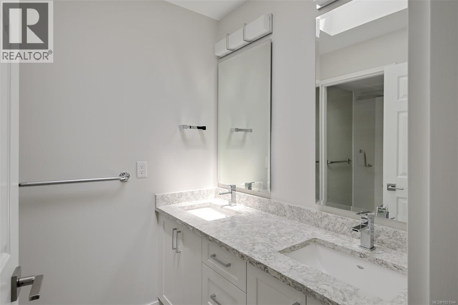 409 1370 Beach Dr, Oak Bay