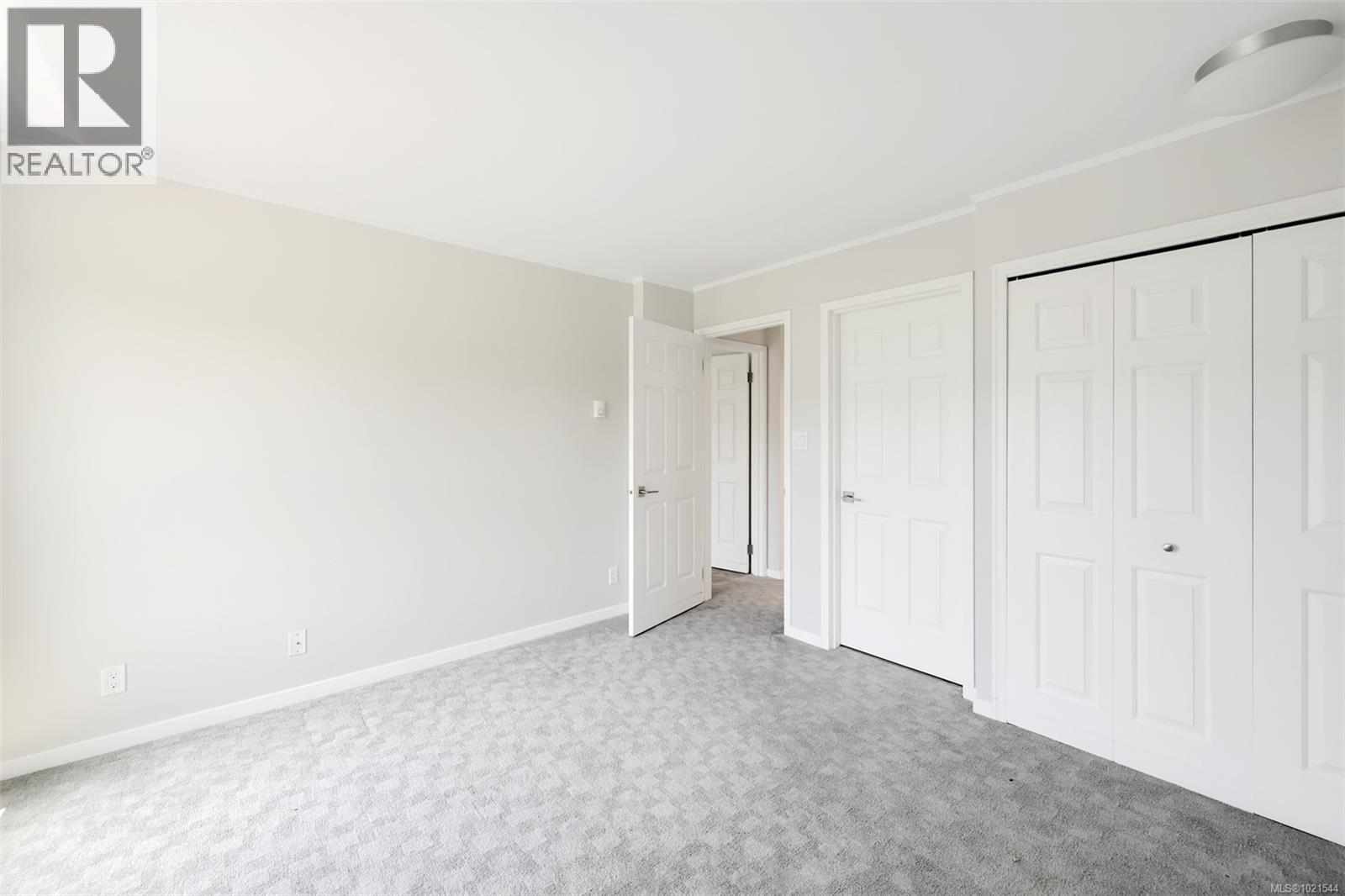 409 1370 Beach Dr, Oak Bay