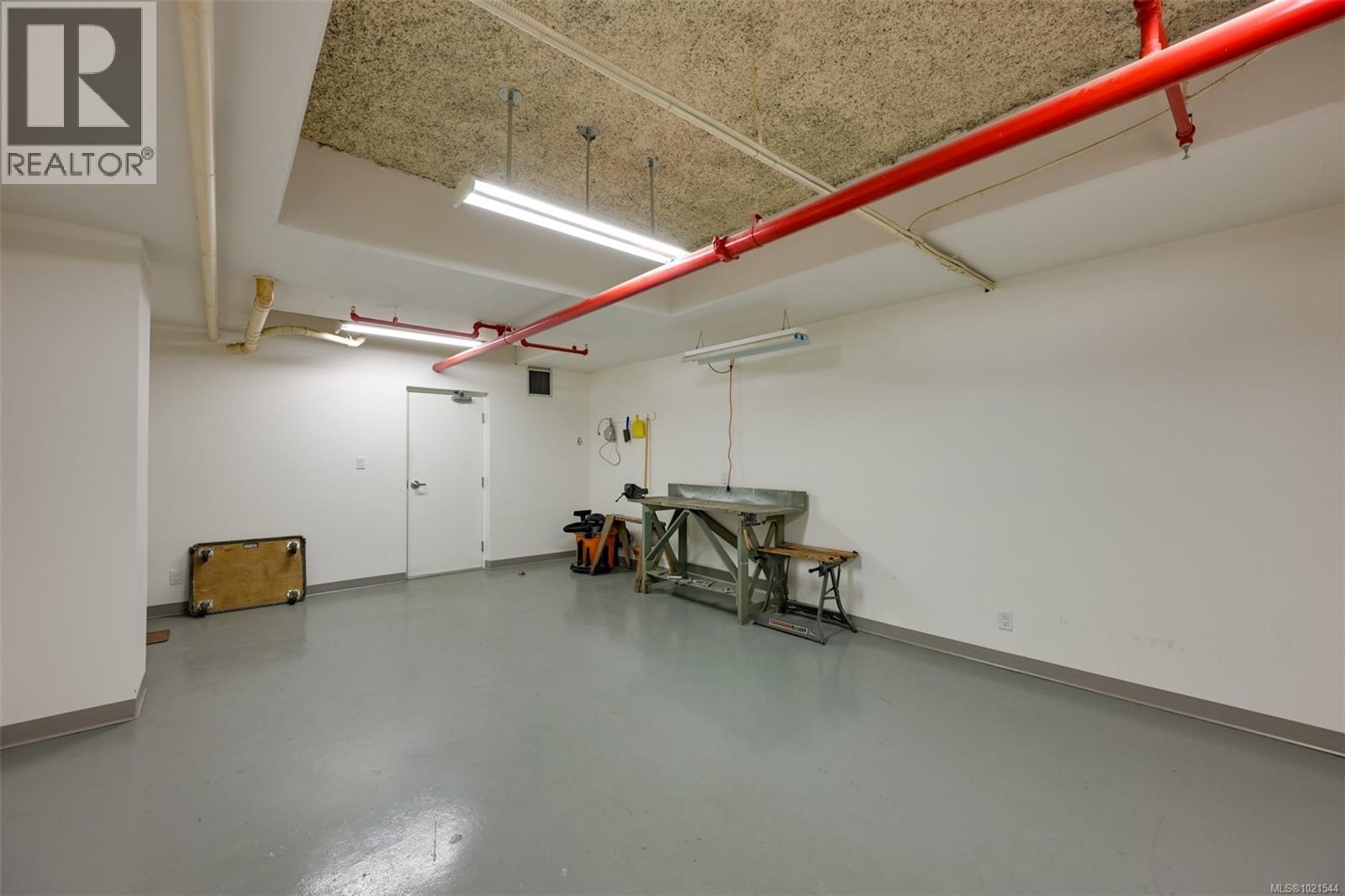 409 1370 Beach Dr, Oak Bay