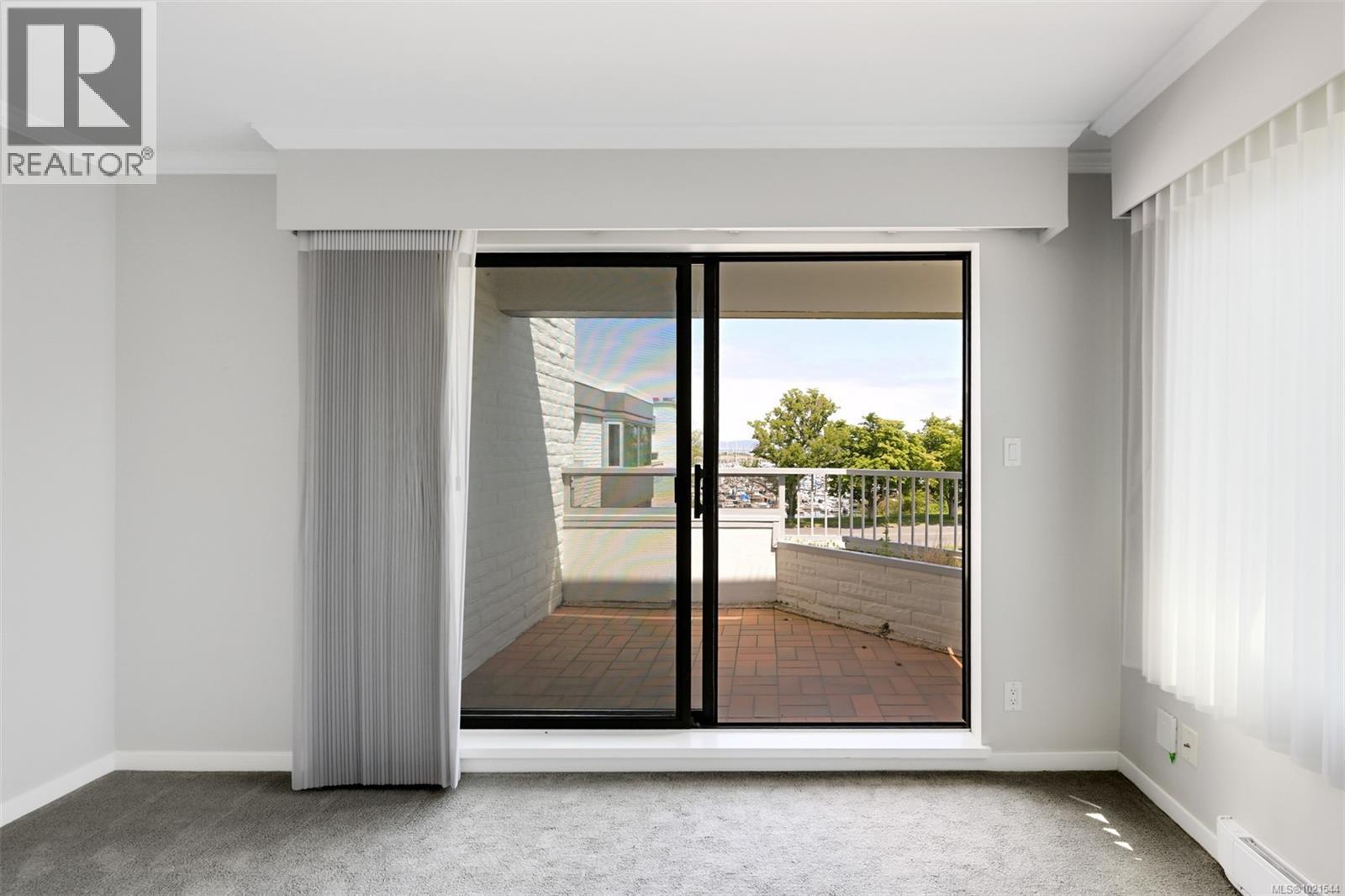 409 1370 Beach Dr, Oak Bay