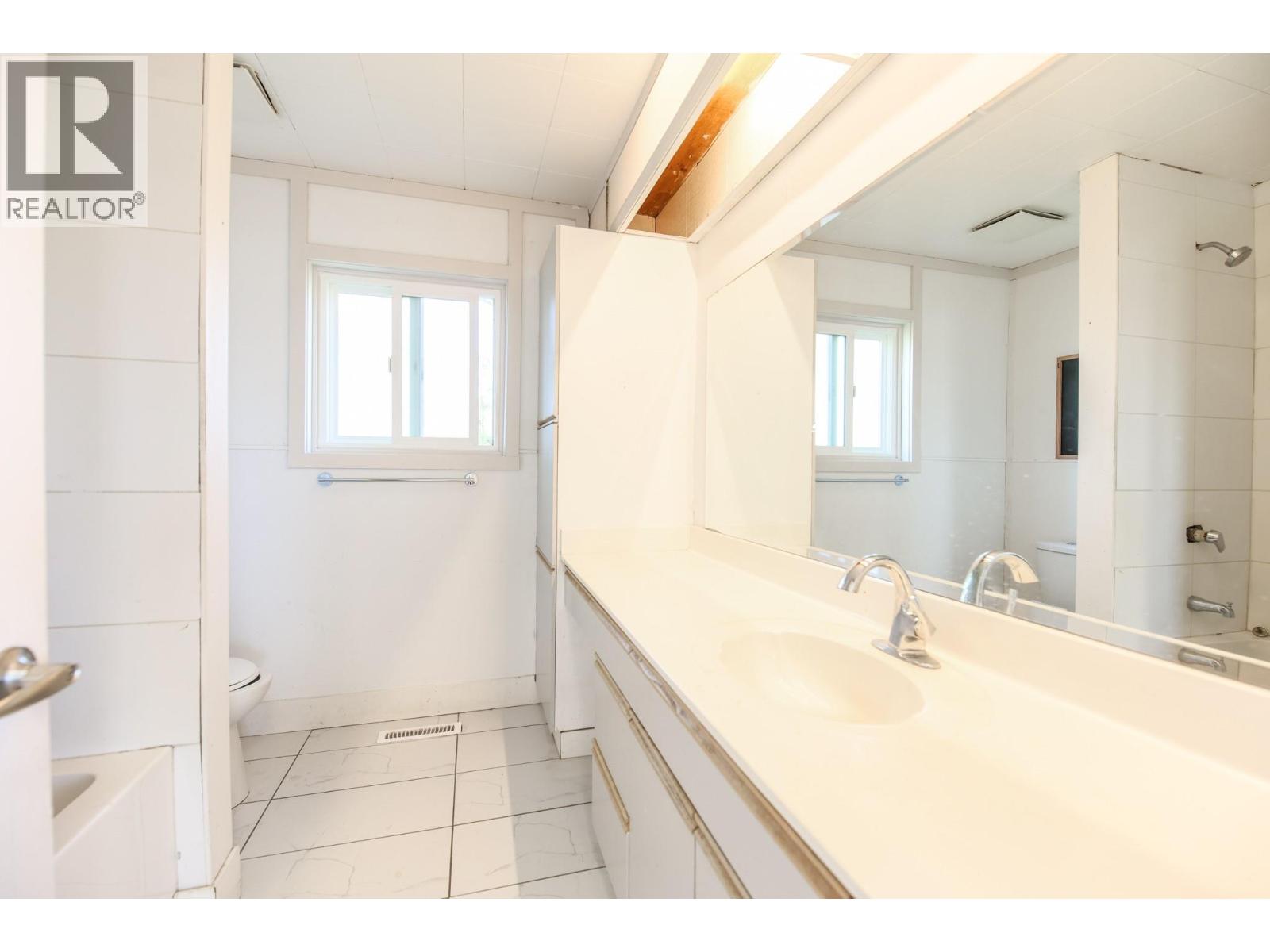 8009 87th Street, Osoyoos