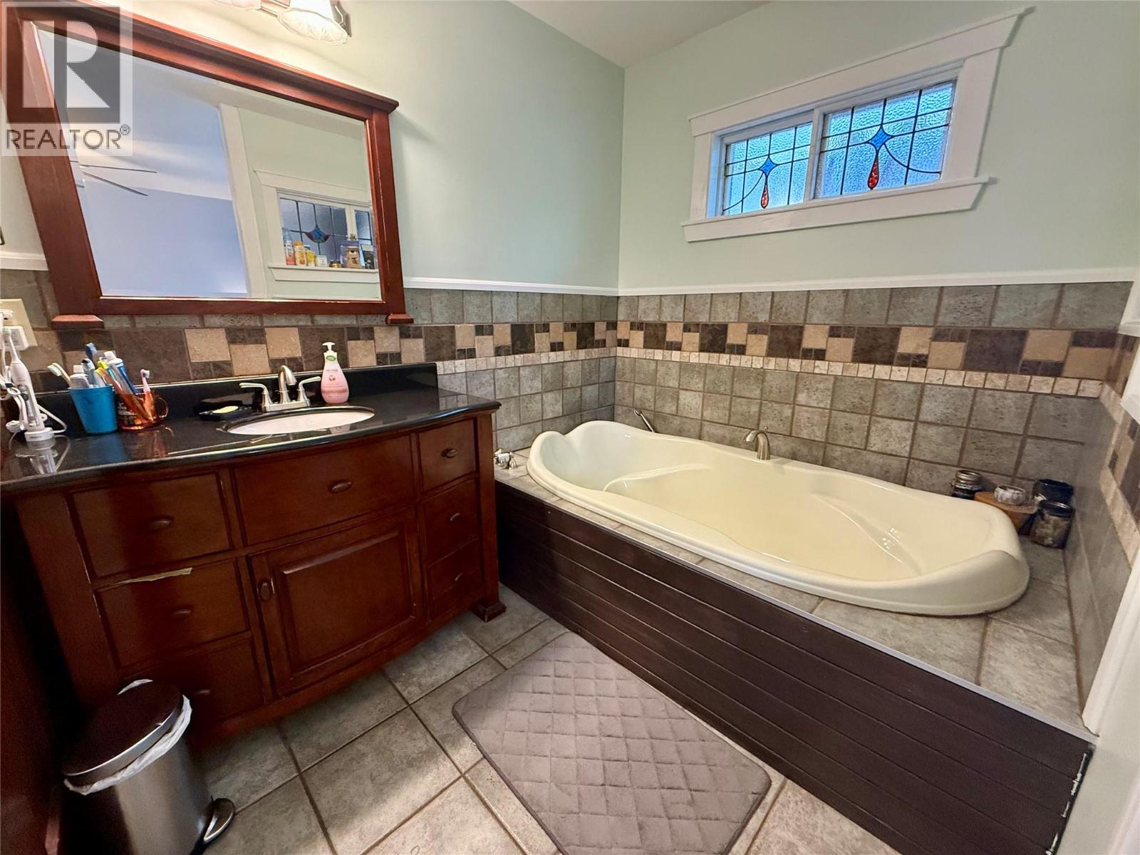 3400 8TH Avenue, Castlegar