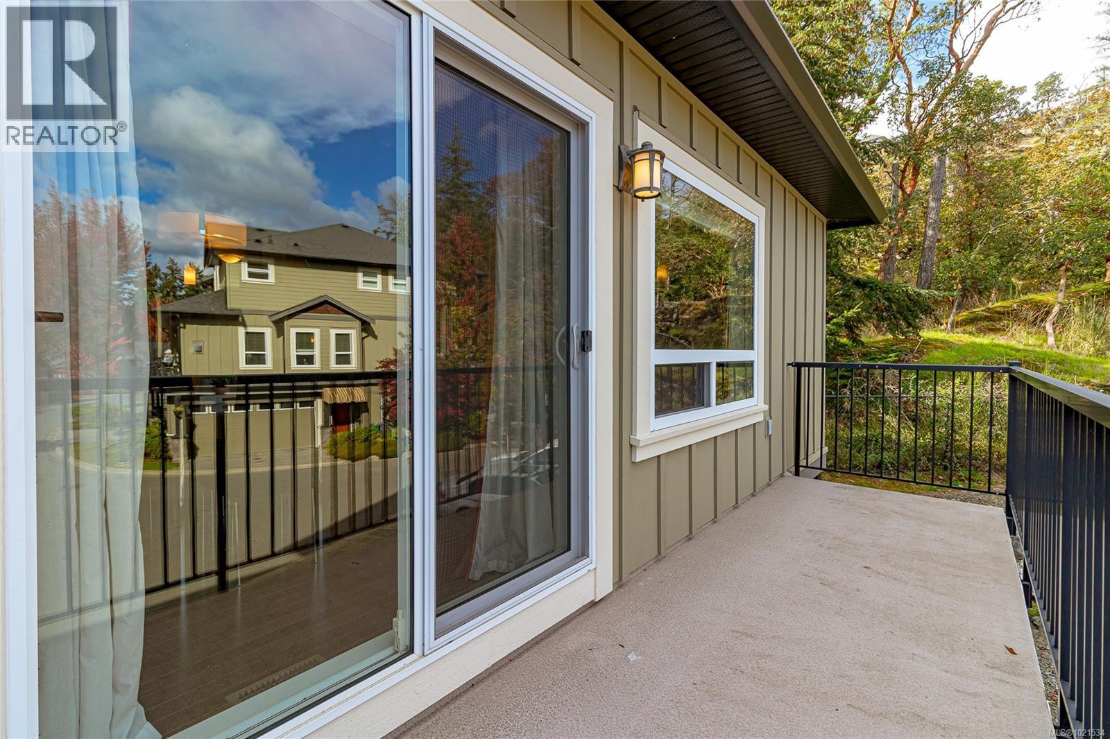 29 2319 Chilco Rd, View Royal