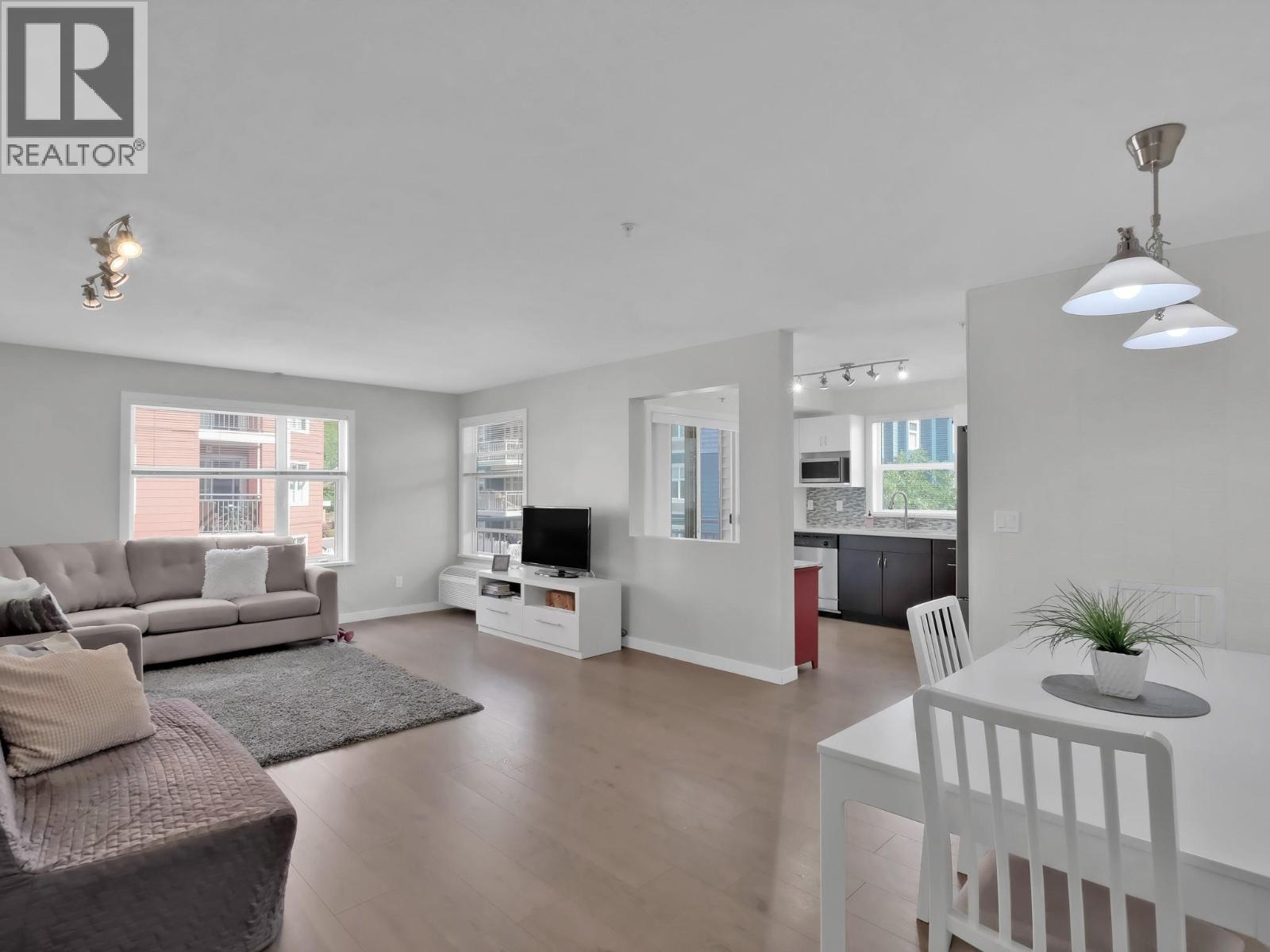 202 563 Yates Road, Kelowna