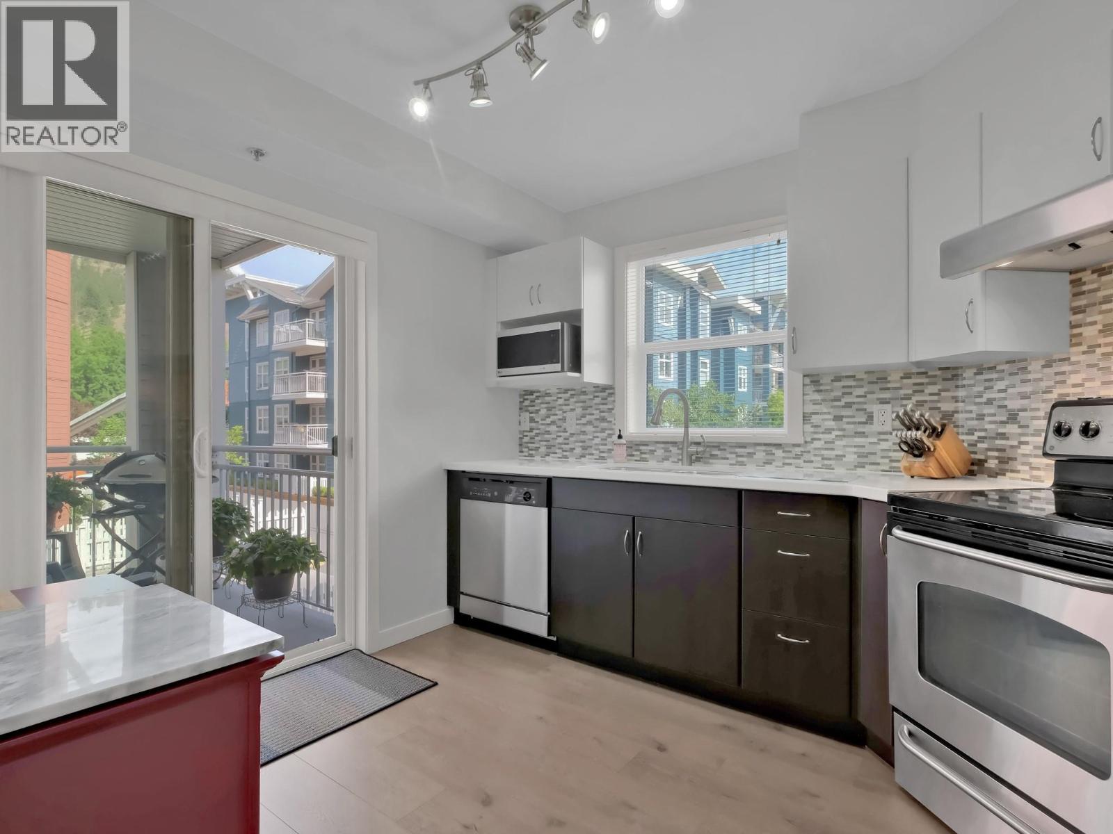 202 563 Yates Road, Kelowna