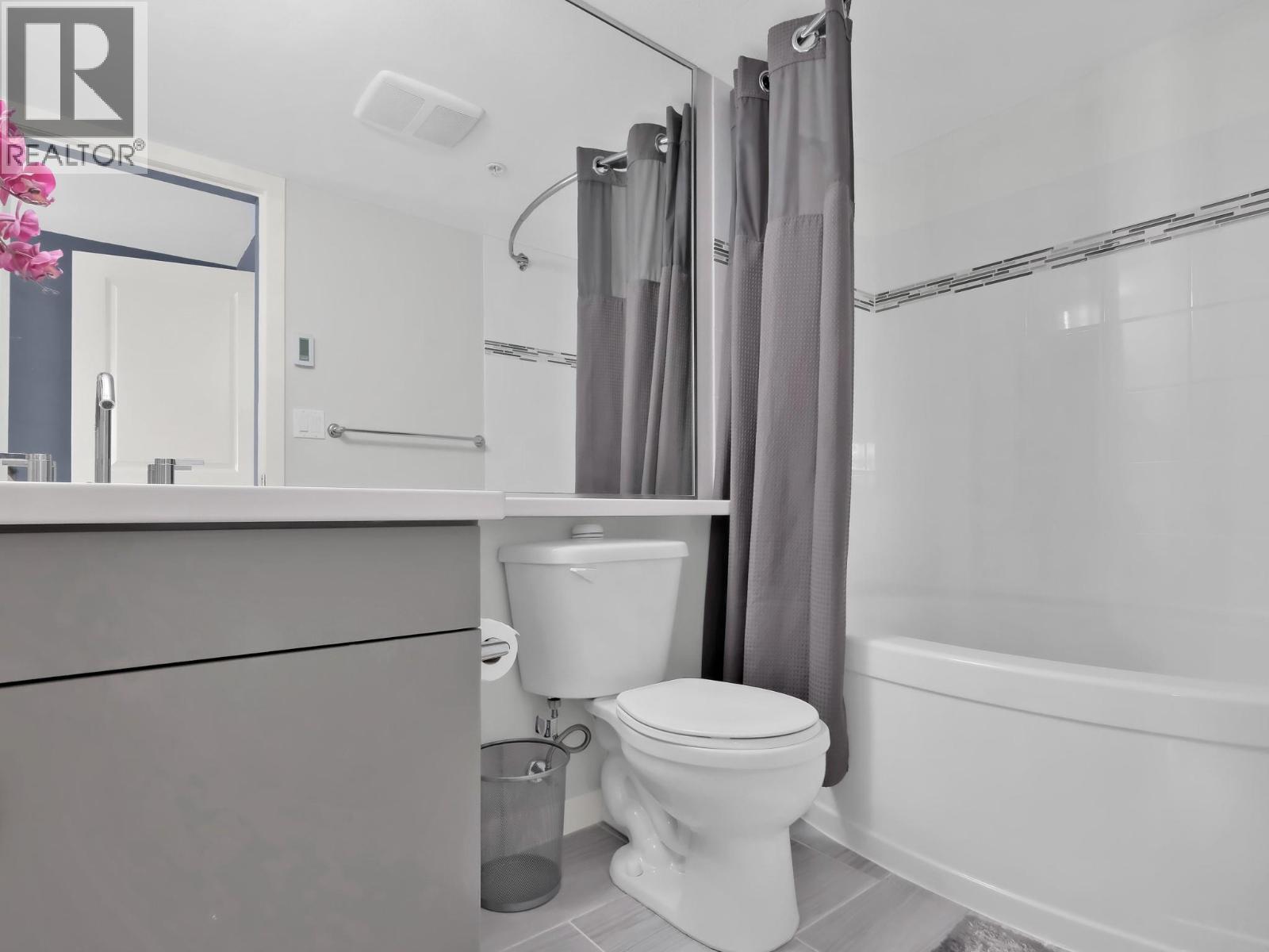 202 563 Yates Road, Kelowna