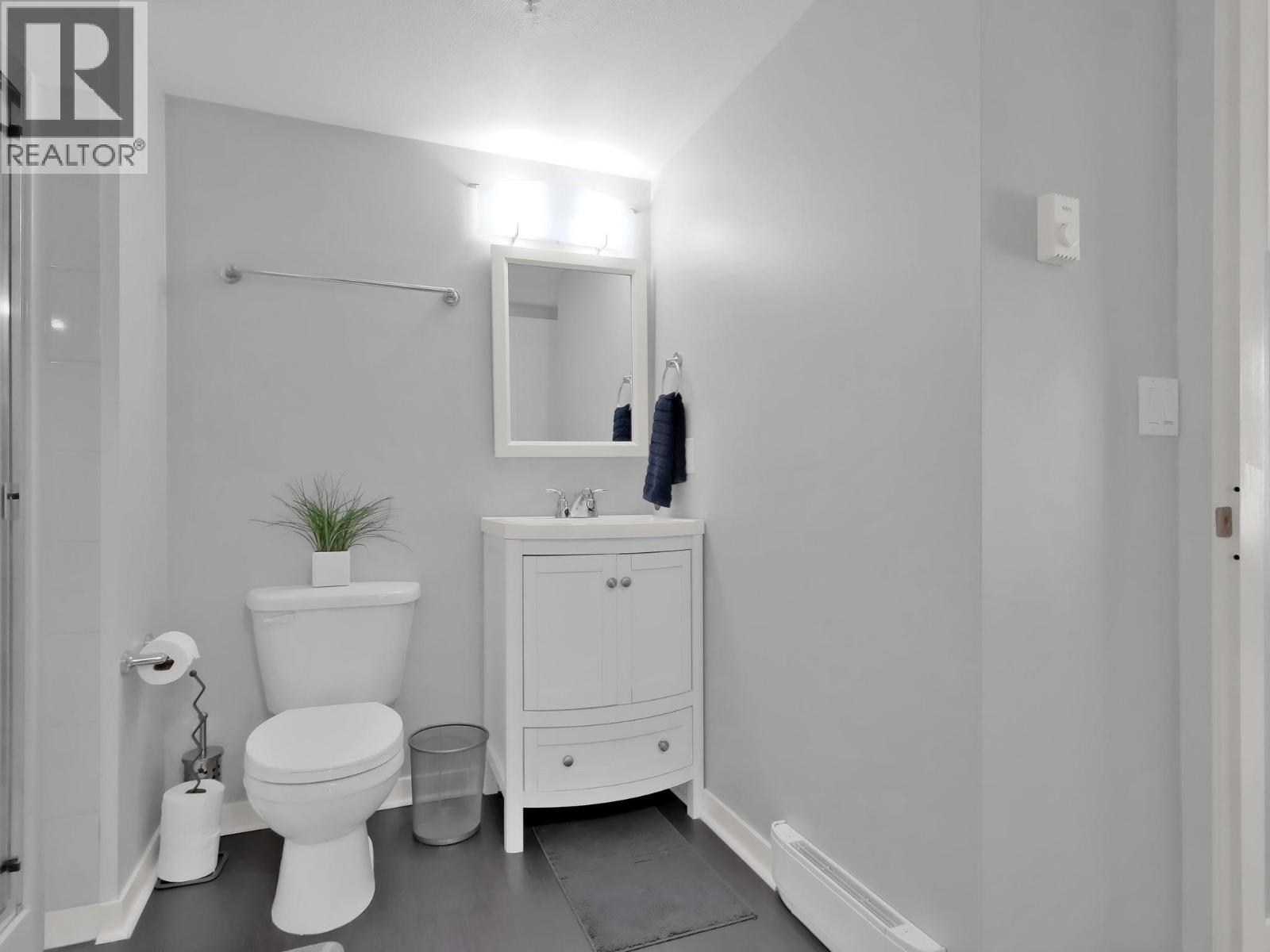 202 563 Yates Road, Kelowna