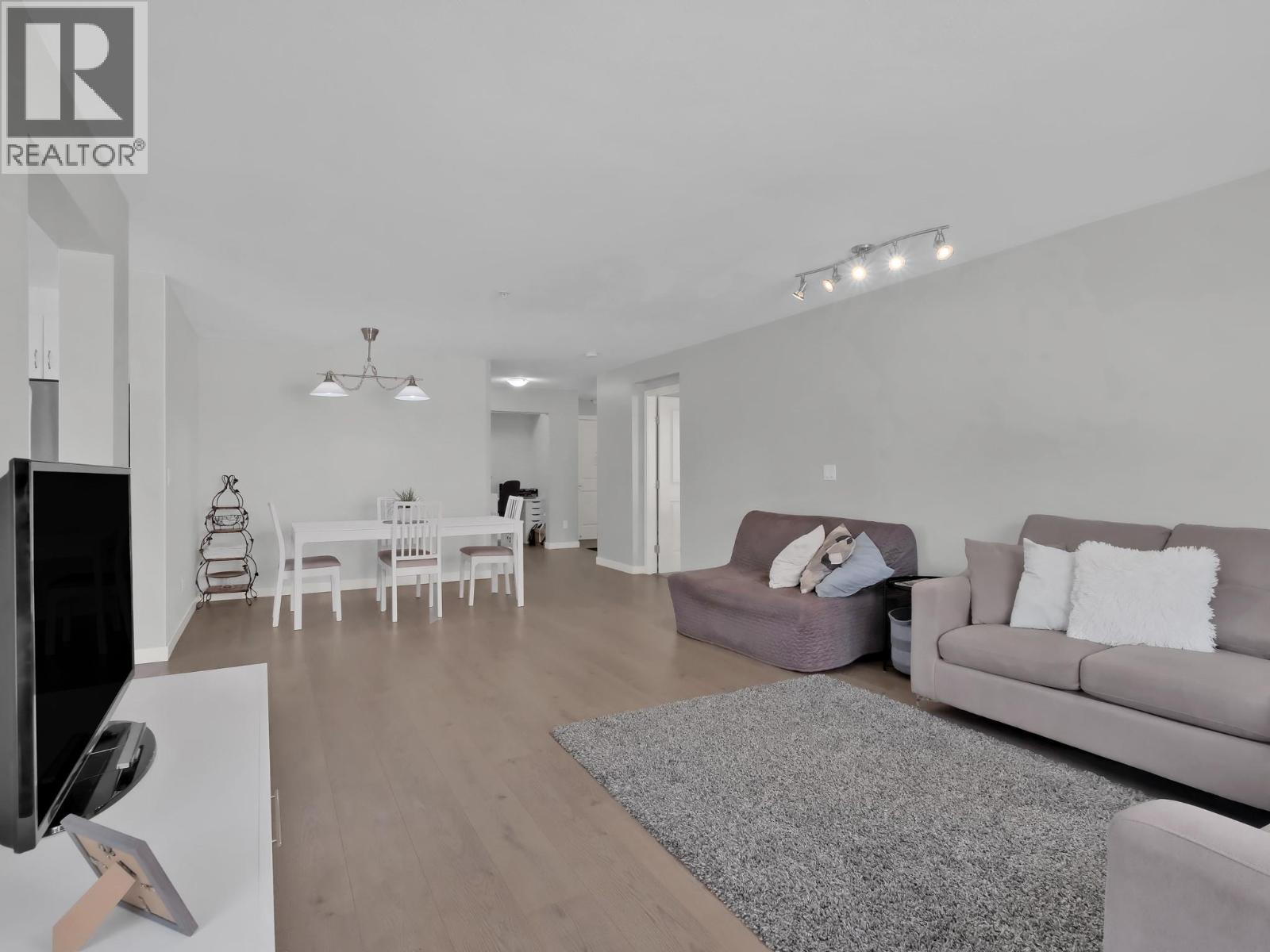 202 563 Yates Road, Kelowna