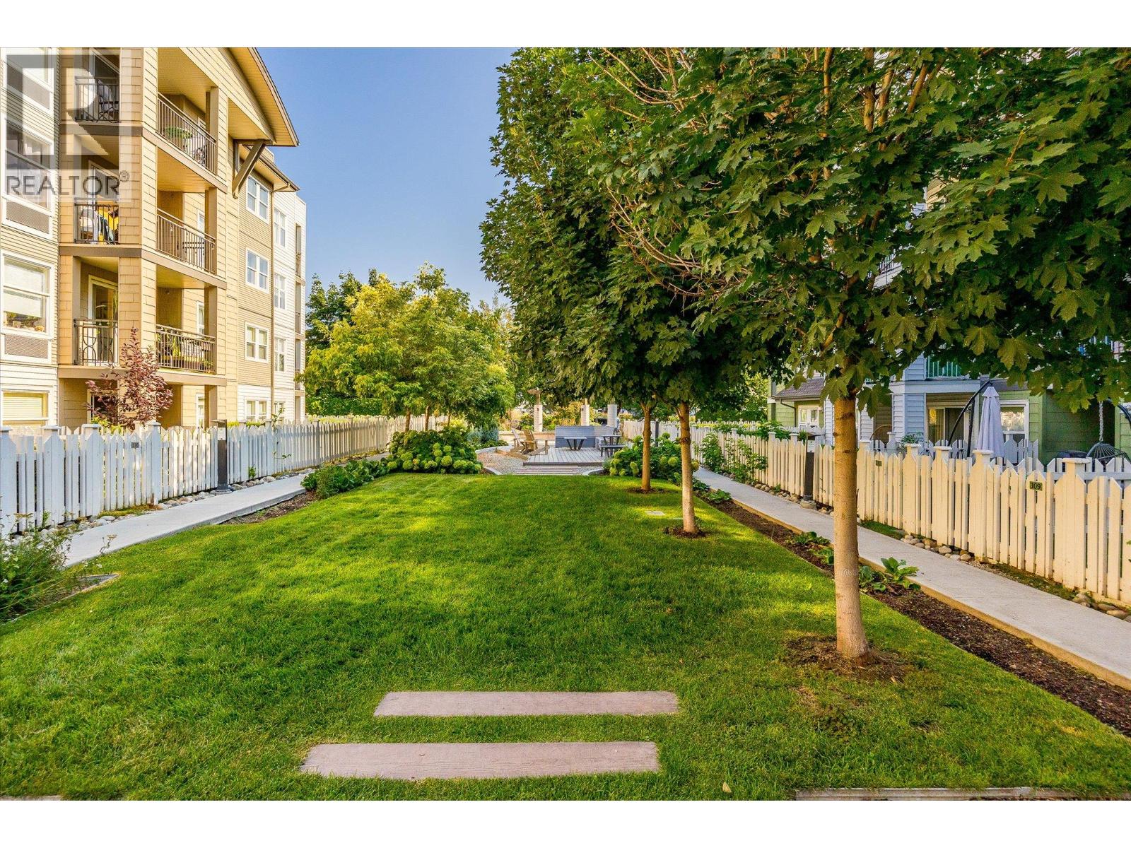 202 563 Yates Road, Kelowna