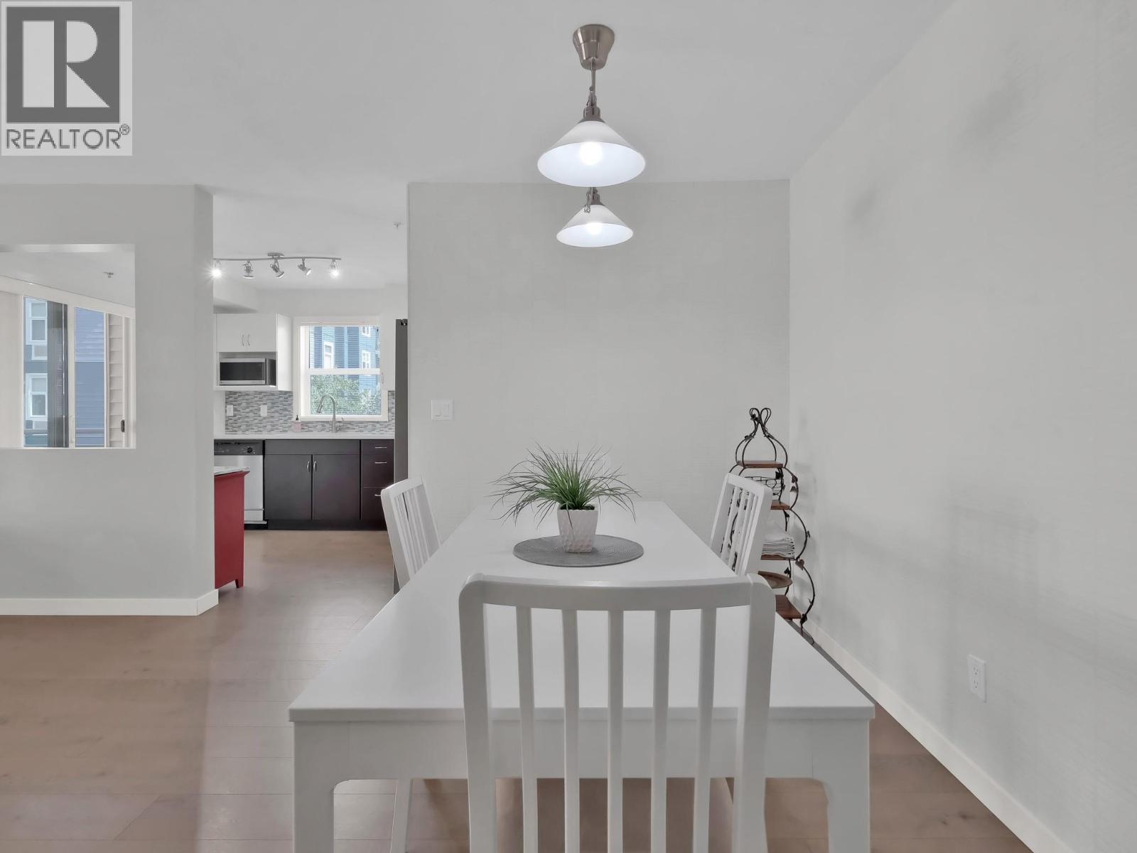 202 563 Yates Road, Kelowna