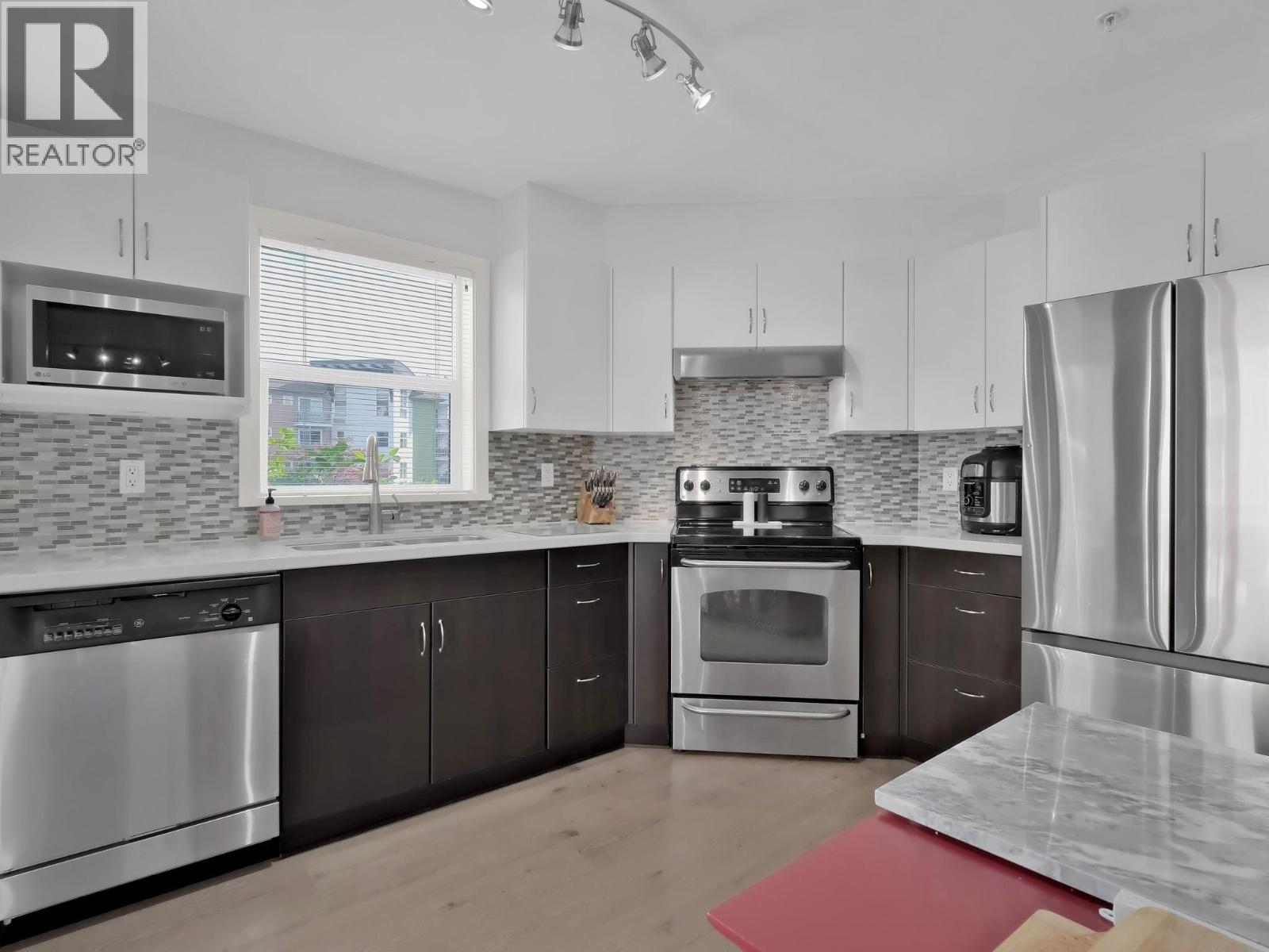 202 563 Yates Road, Kelowna