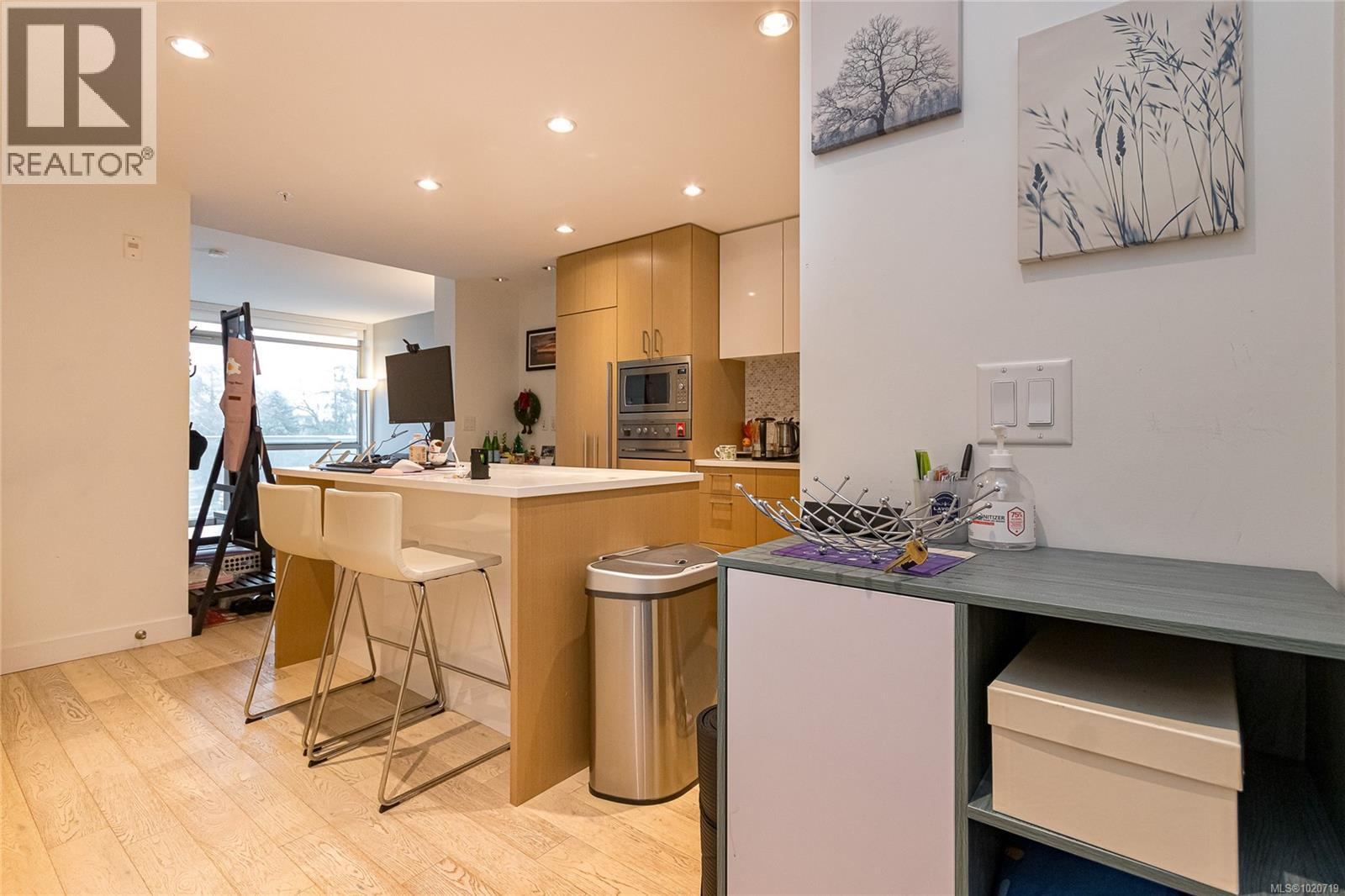 406 838 Broughton Street, Victoria