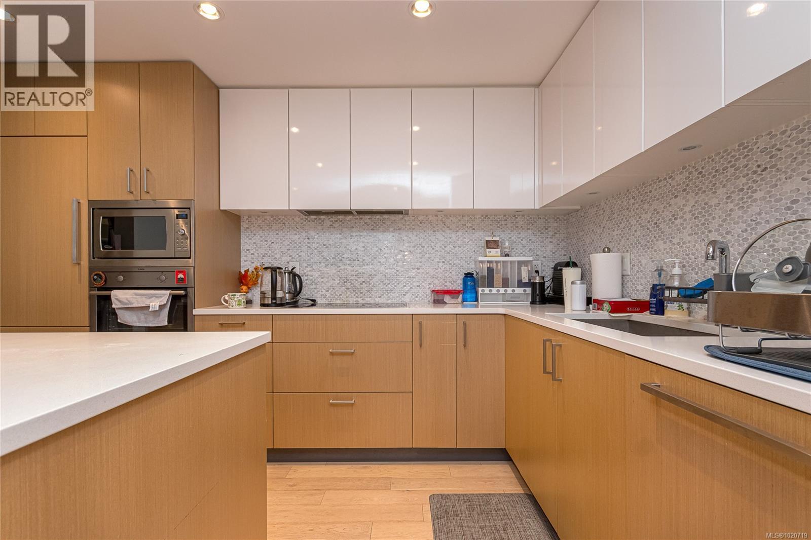 406 838 Broughton Street, Victoria