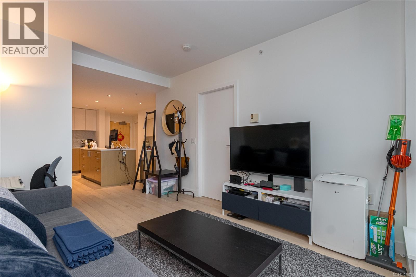 406 838 Broughton Street, Victoria