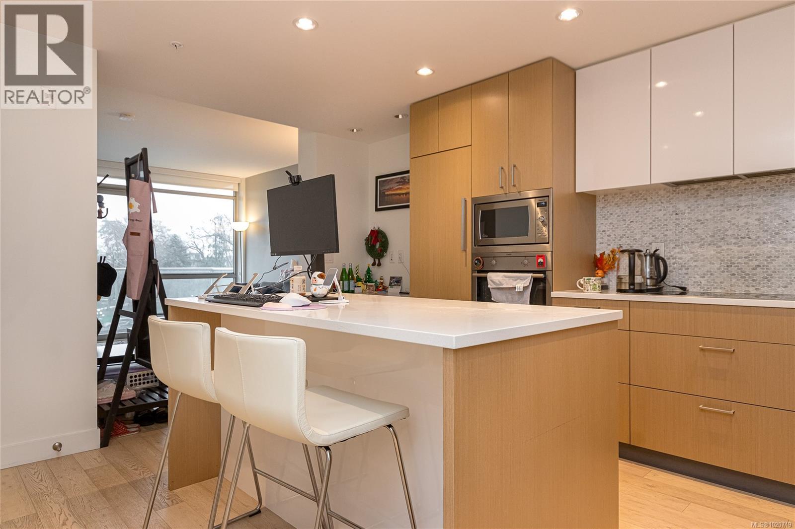 406 838 Broughton Street, Victoria