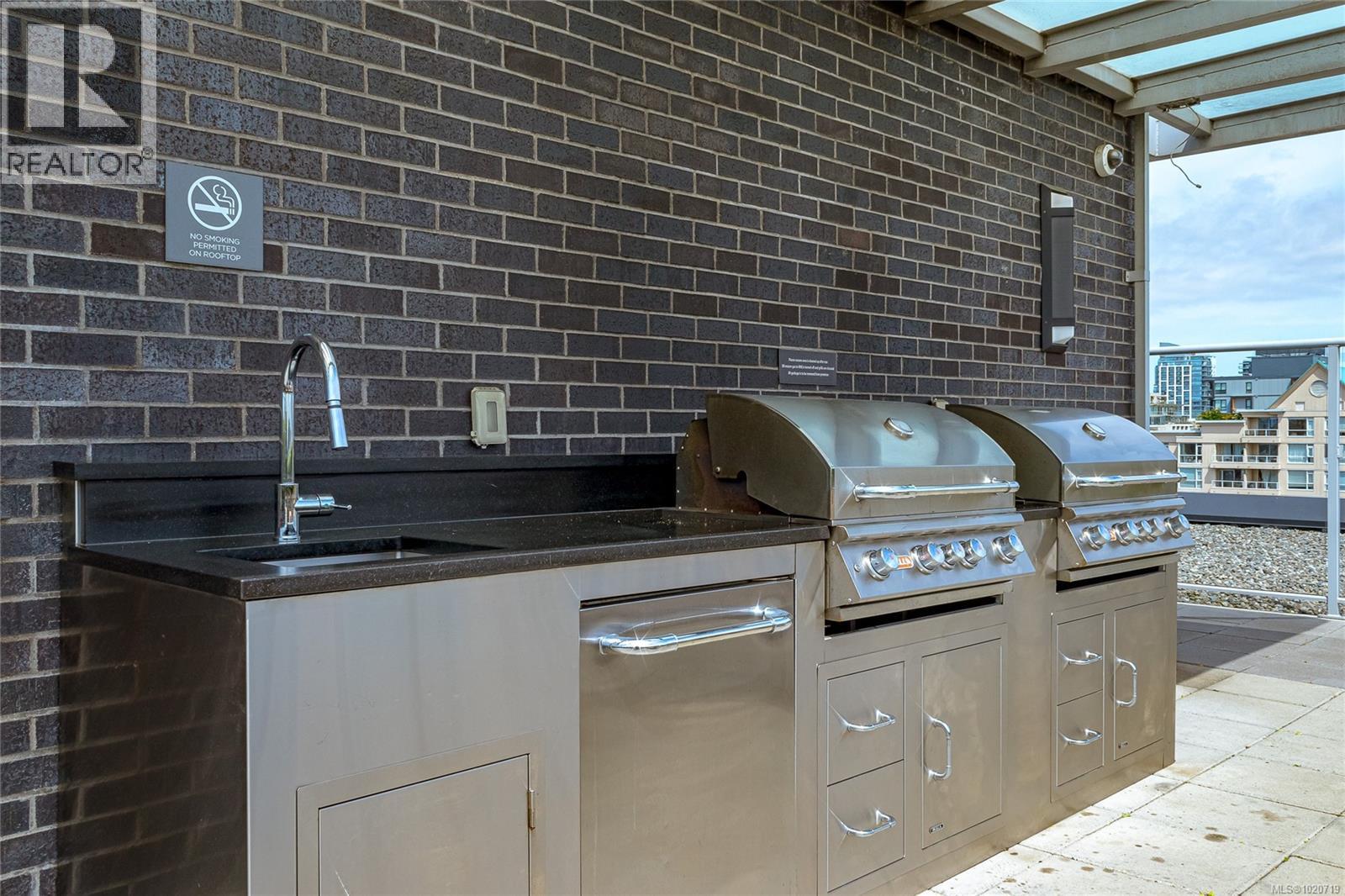 406 838 Broughton Street, Victoria