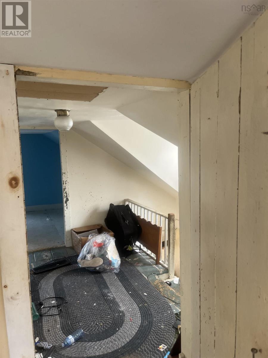 Property 7 of 10 of 4186 Highway 201