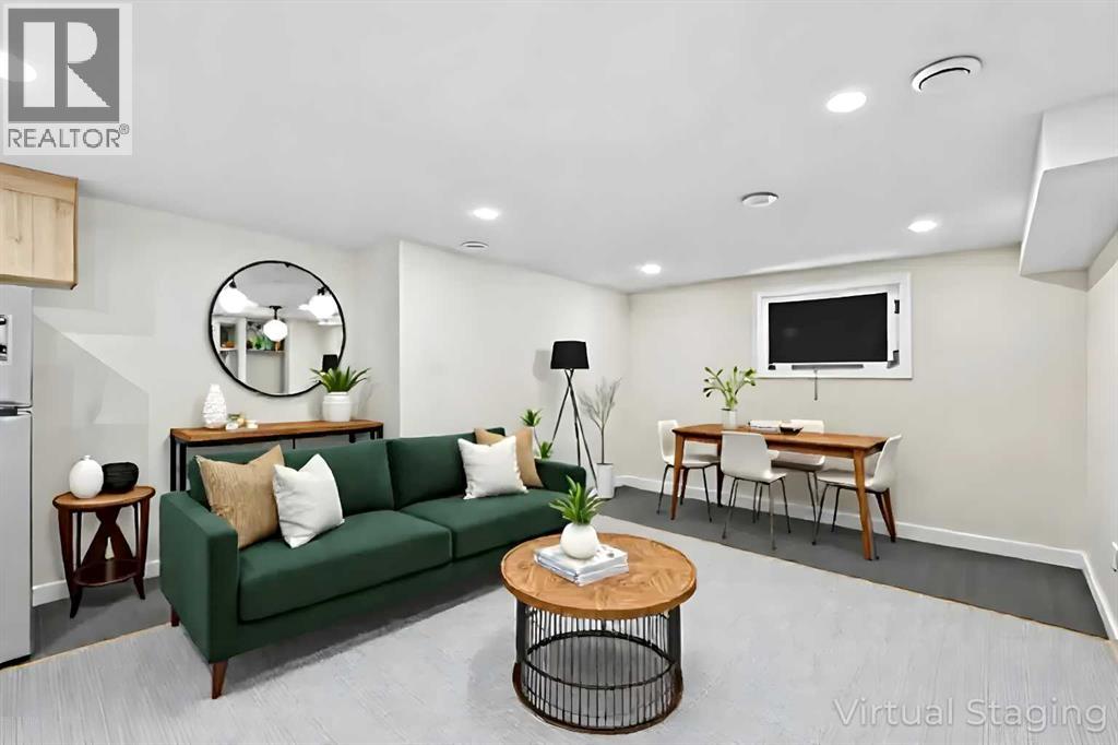 Single Family House for Sale in  Everglen Crescent SW Evergreen Calgary 