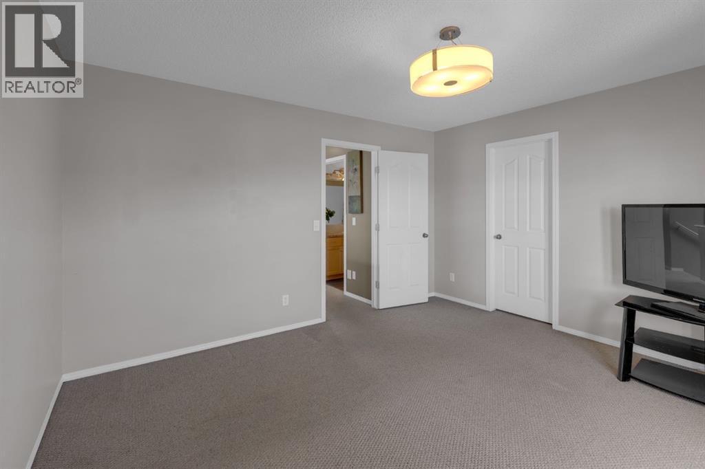 Single Family House for Sale in  Everglen Rise SW Evergreen Calgary 