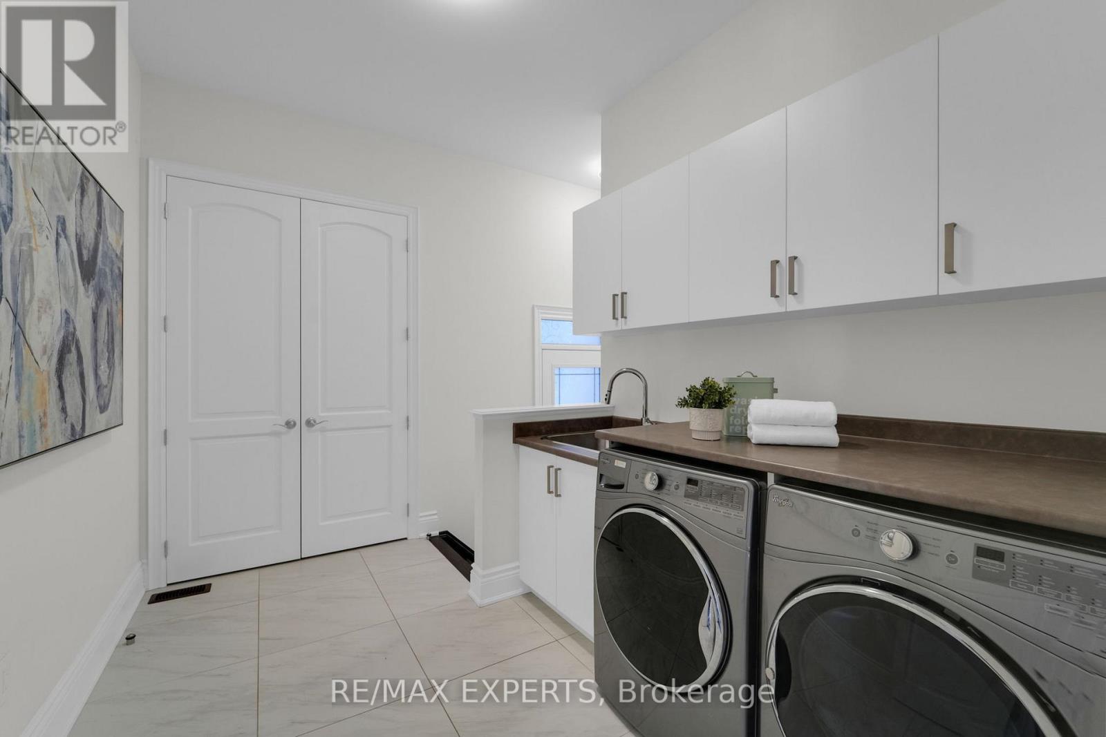 Single Family House for Sale in  LADY JESSICA DRIVE Vaughan (Patterson) 