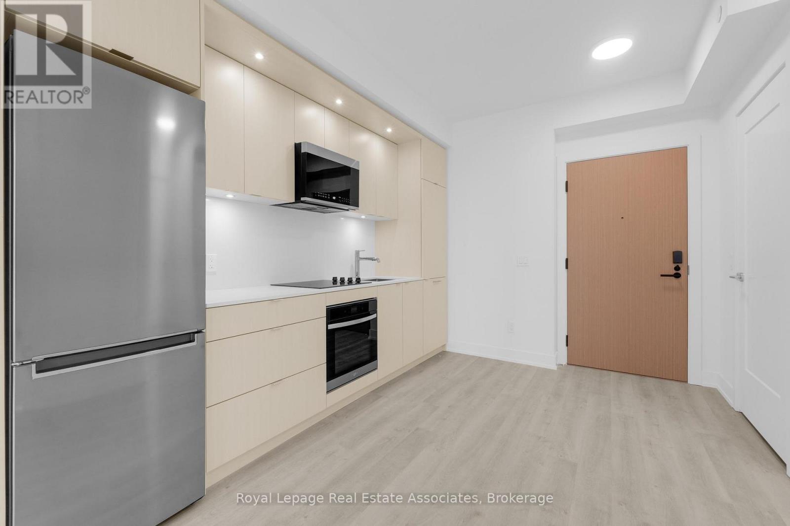 805 - 60 CENTRAL PARK ROADWAY - Photo 5 of 23, Toronto (Islington-City Centre West), Ontario