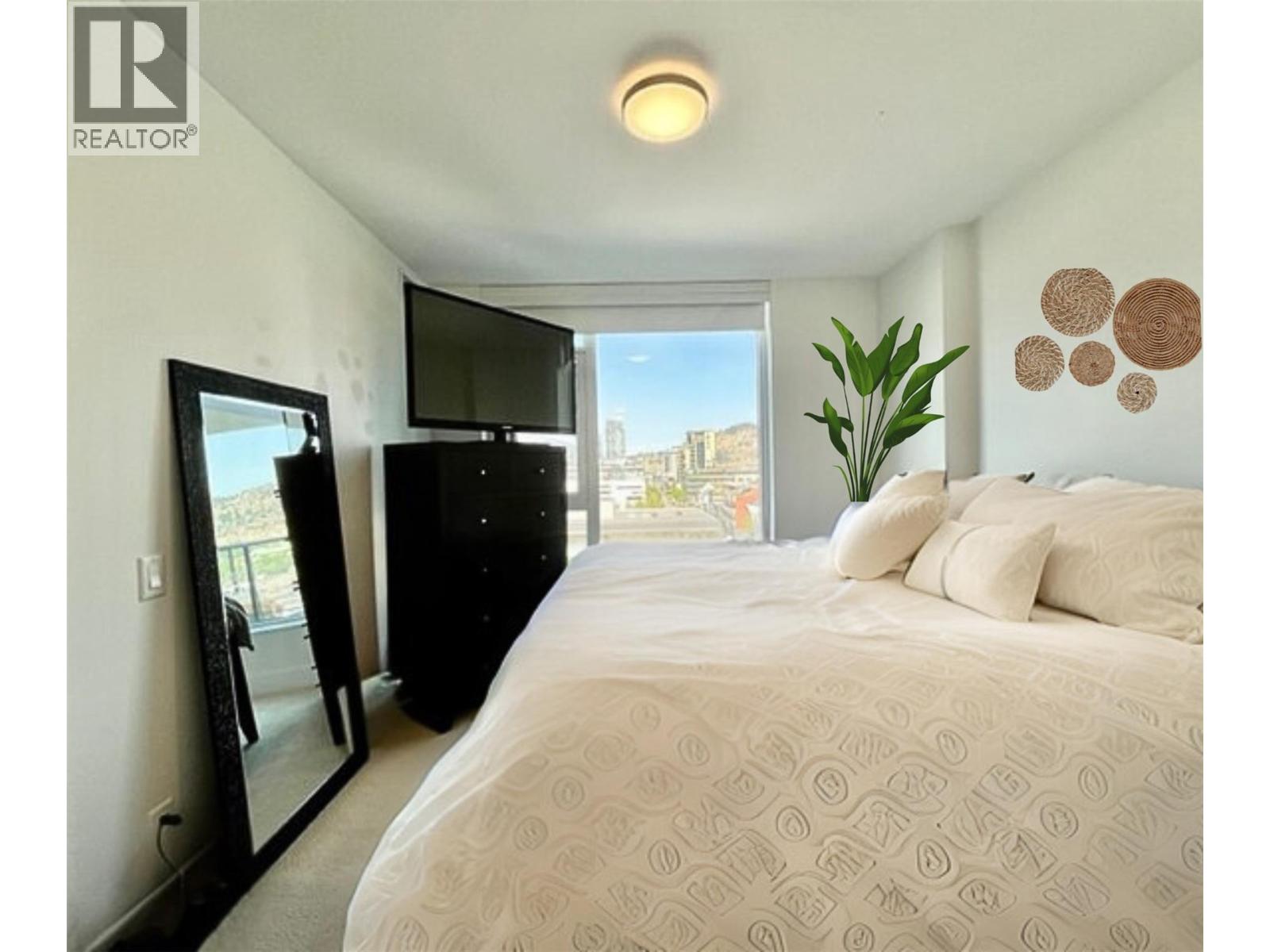 701 1588 Ellis Street, Kelowna