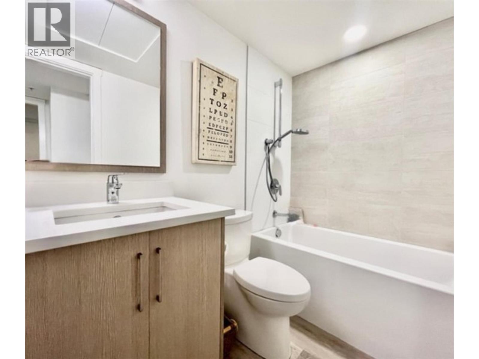 701 1588 Ellis Street, Kelowna