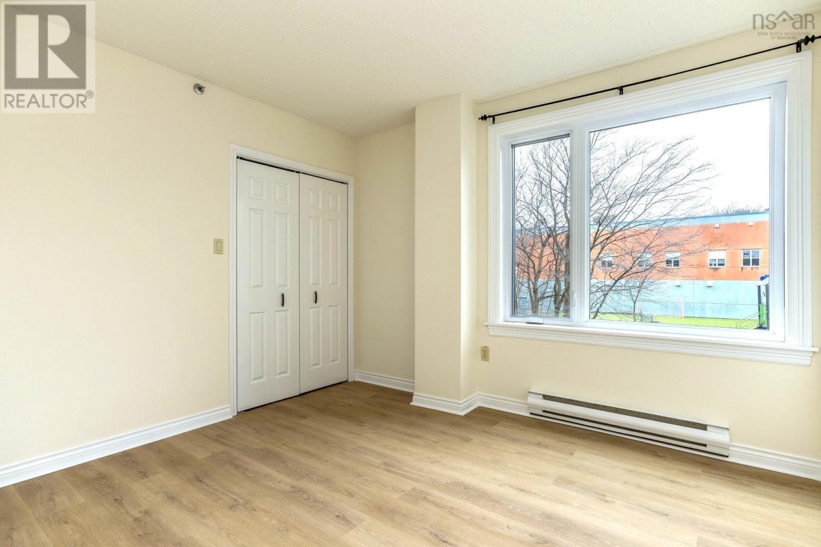 Property 16 of 30 of 110 1350 Oxford Street