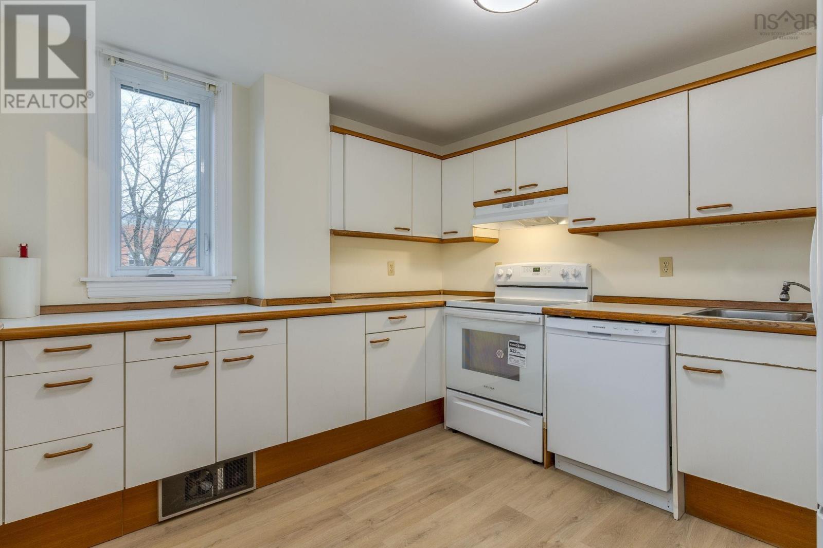 Property 10 of 30 of 110 1350 Oxford Street