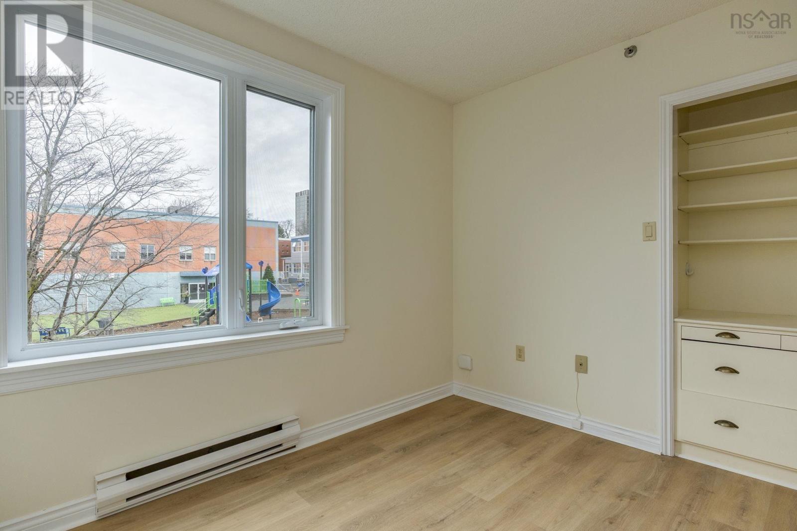 Property 14 of 30 of 110 1350 Oxford Street