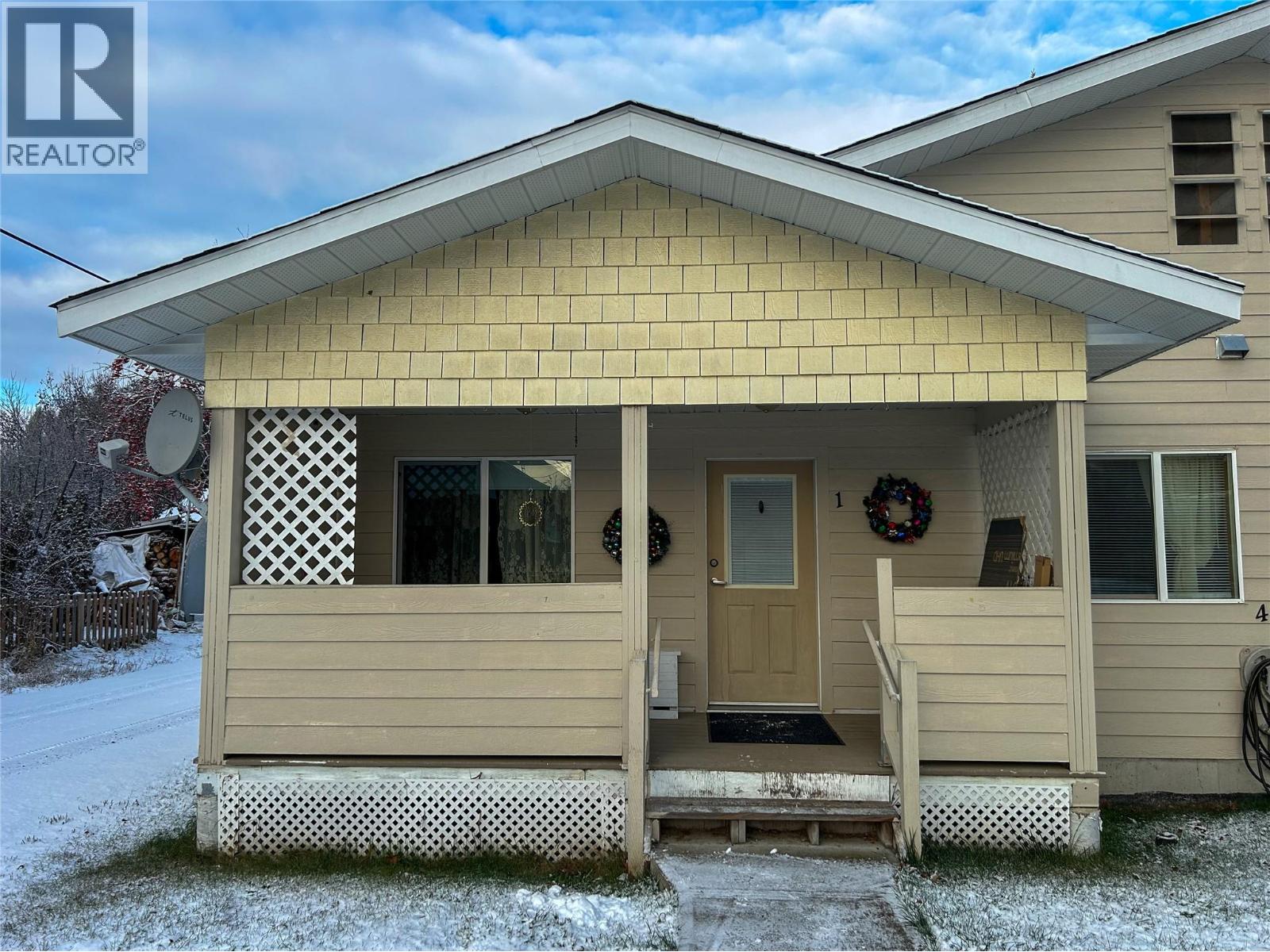 416 Sayward Avenue, Salmo