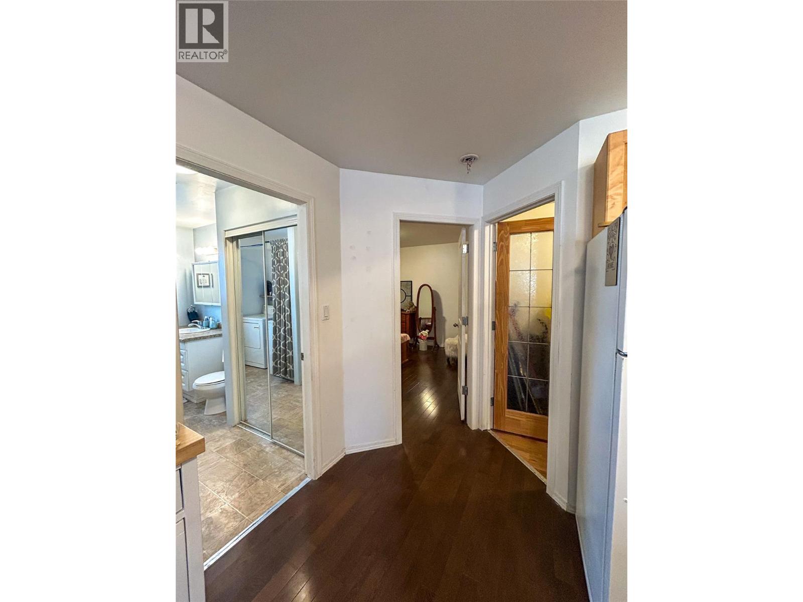 416 Sayward Avenue, Salmo