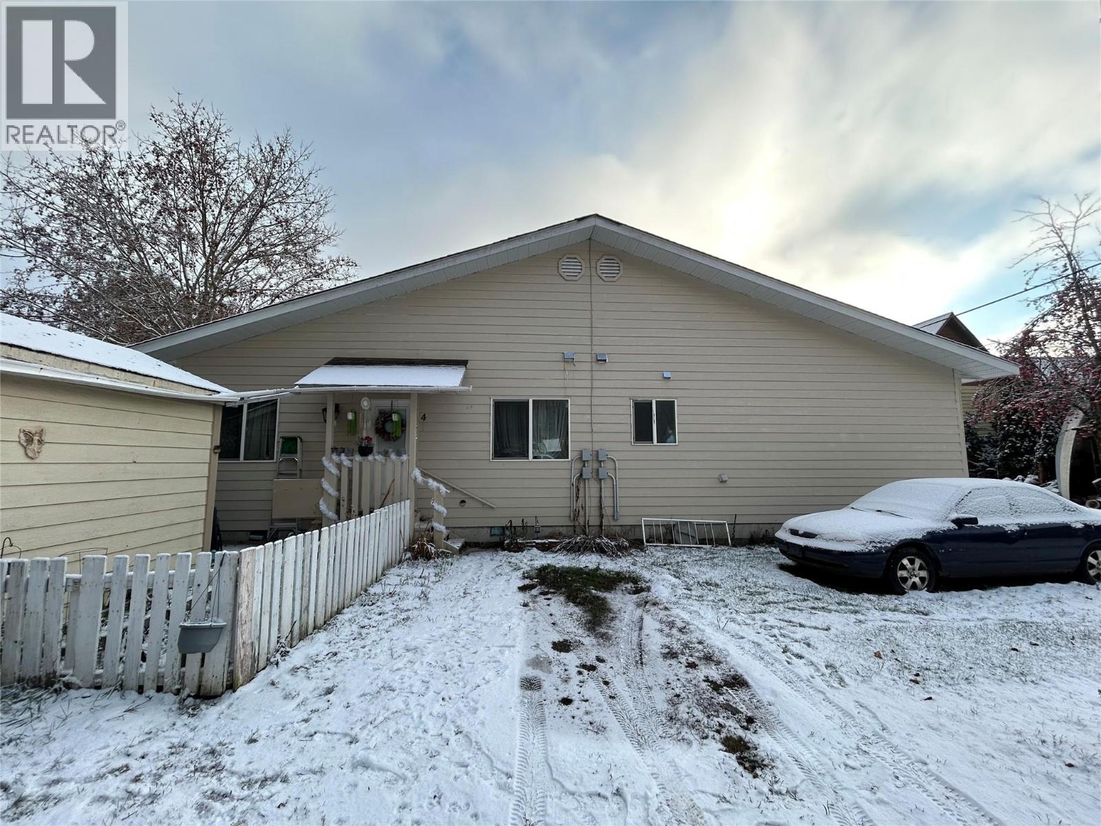 416 Sayward Avenue, Salmo