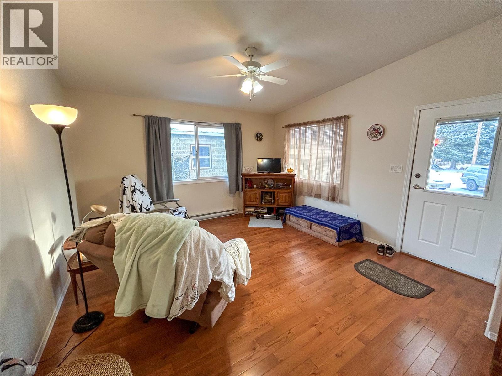 416 Sayward Avenue, Salmo