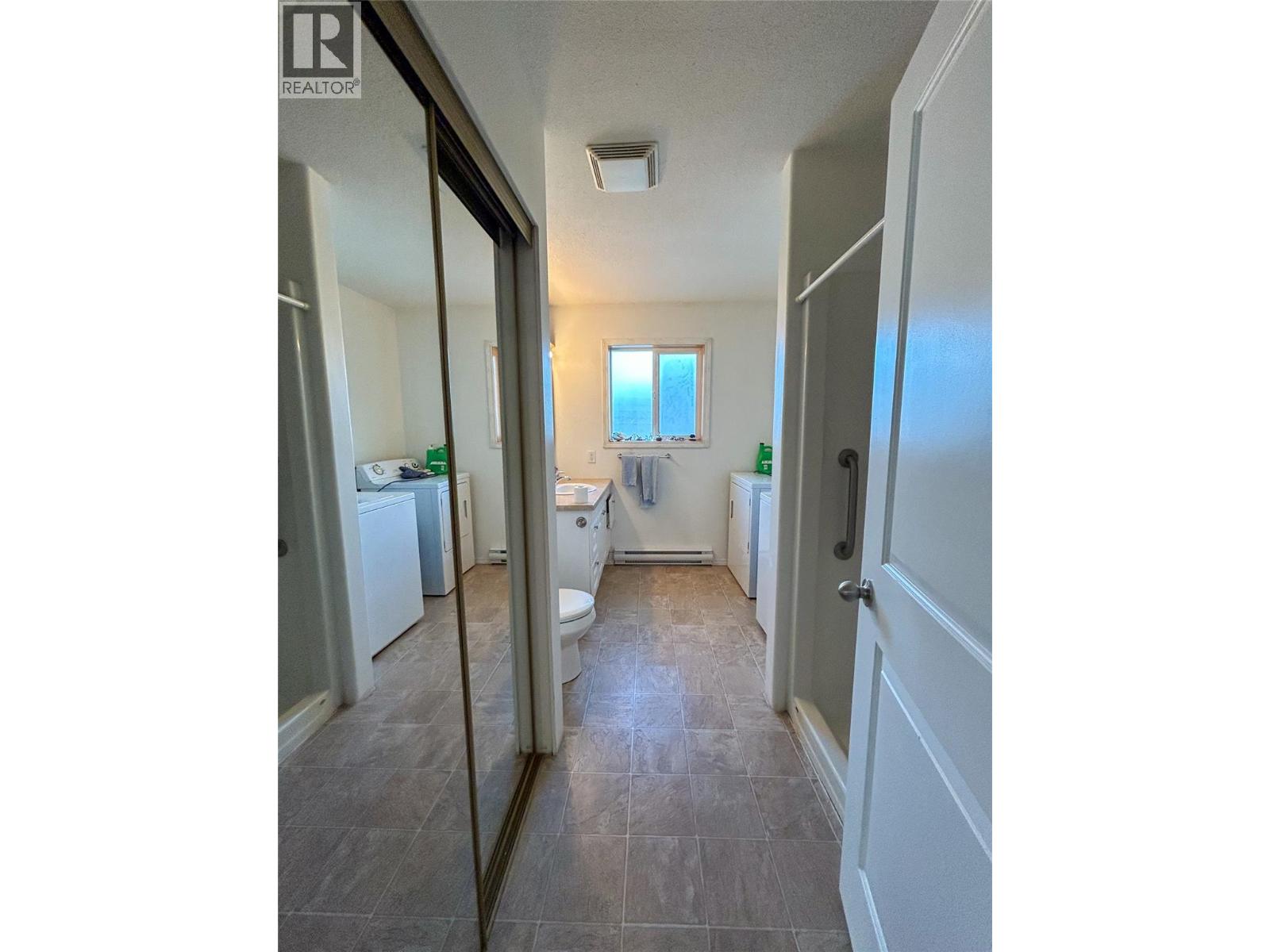 416 Sayward Avenue, Salmo